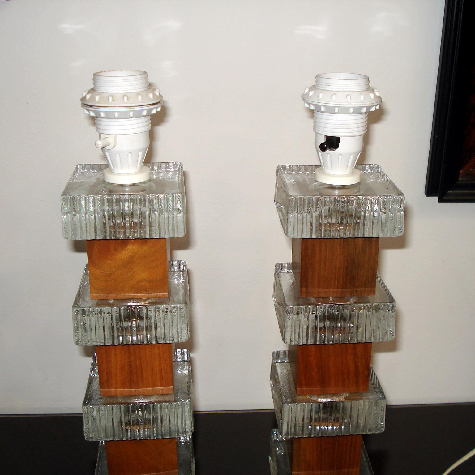Pair of Table Lamps in Teak and Glass from Ateljé Glas & Trä, Hovmantorp, 1960s For Sale 1