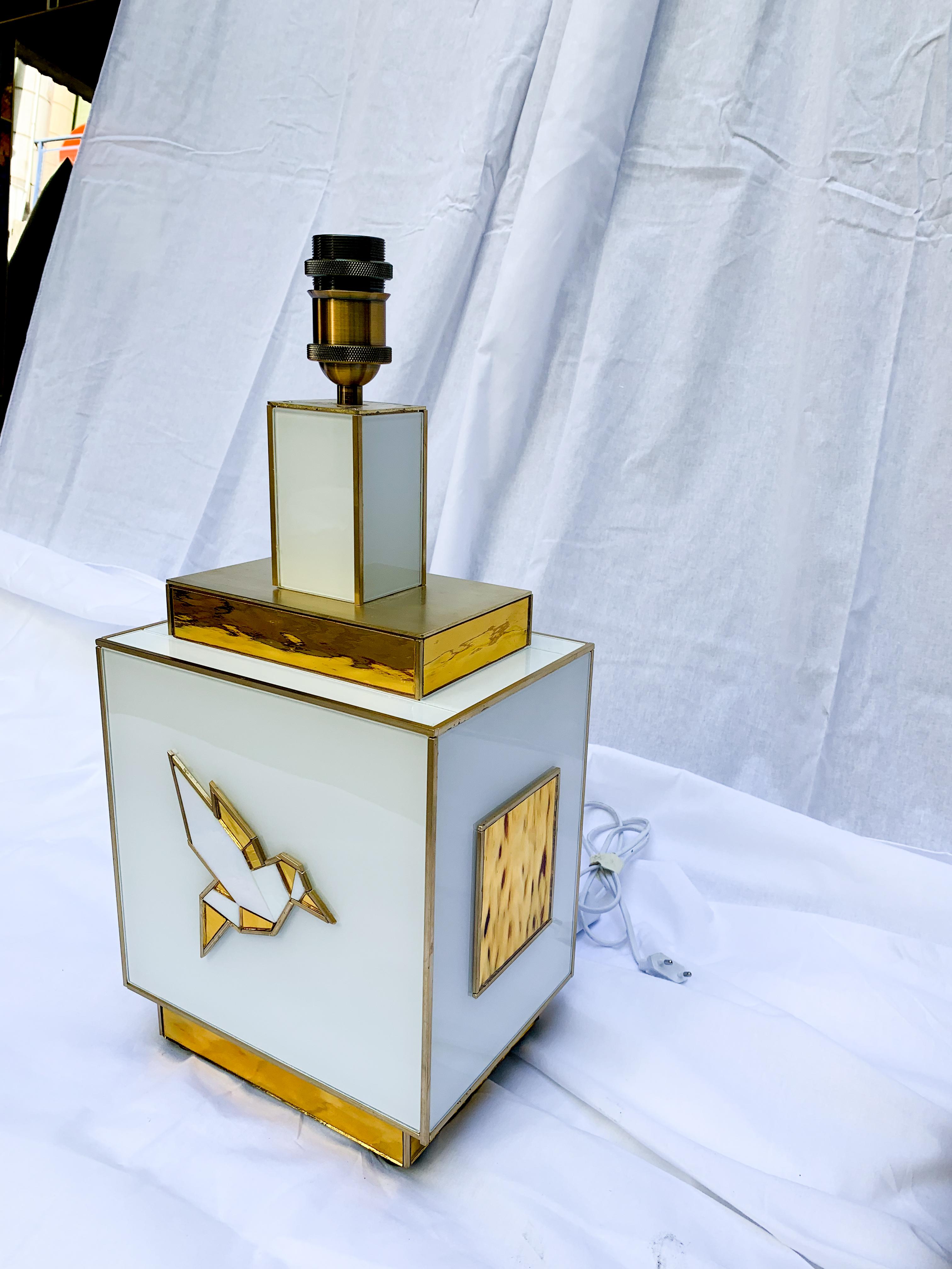 Pair of Table Lamps in White and Gold Tinted Glass In Good Condition For Sale In Saint ouen, FR