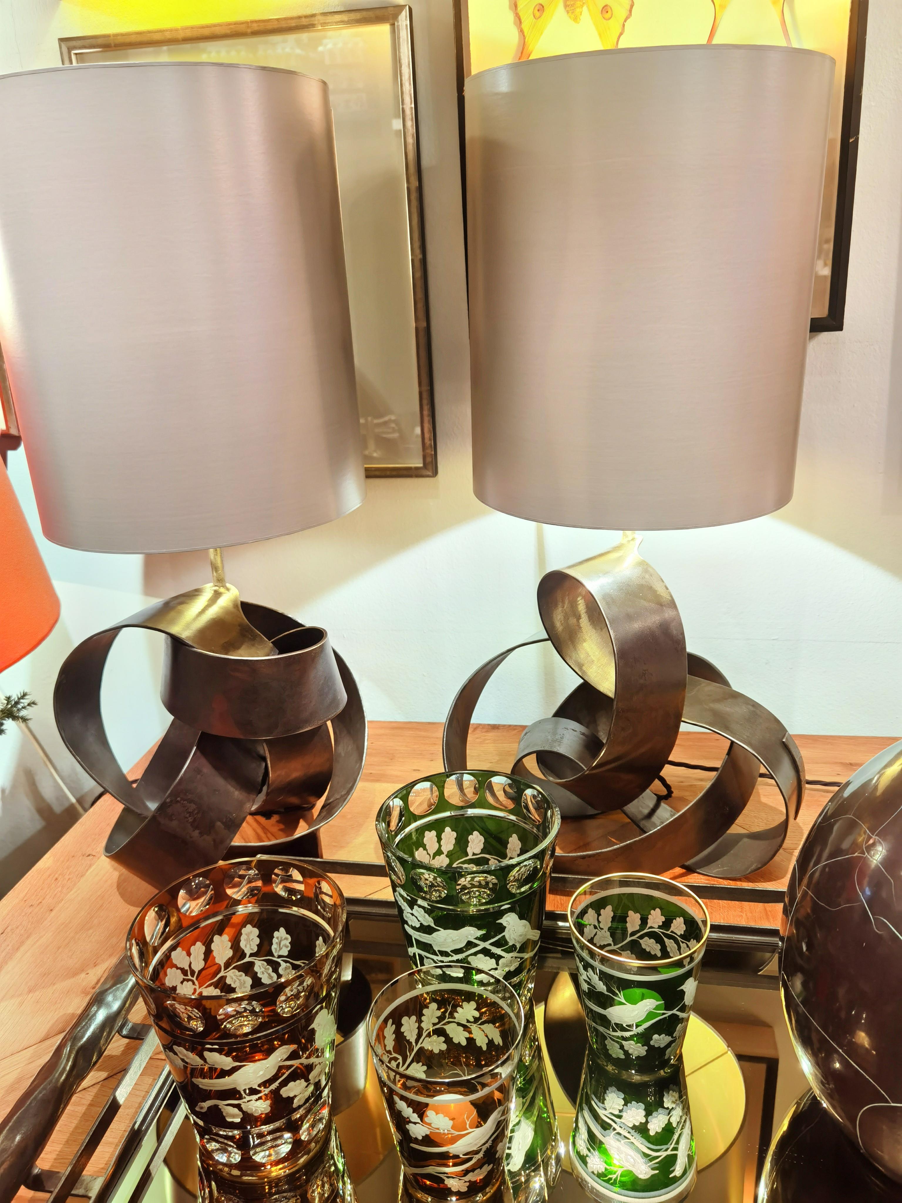 Modernes Paar Tischlampen Eisen Handarbeit Sofina Boutique Kitzbühel im Zustand „Neu“ im Angebot in Kitzbuhel, AT