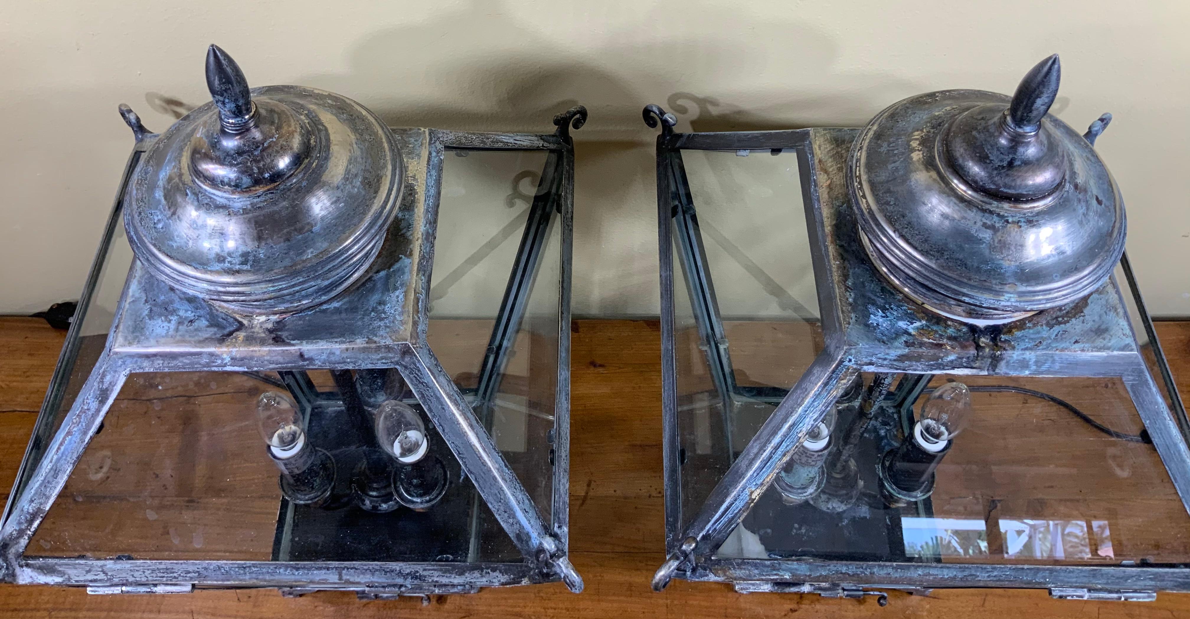Pair of Table Lamps Lantern In Good Condition In Delray Beach, FL