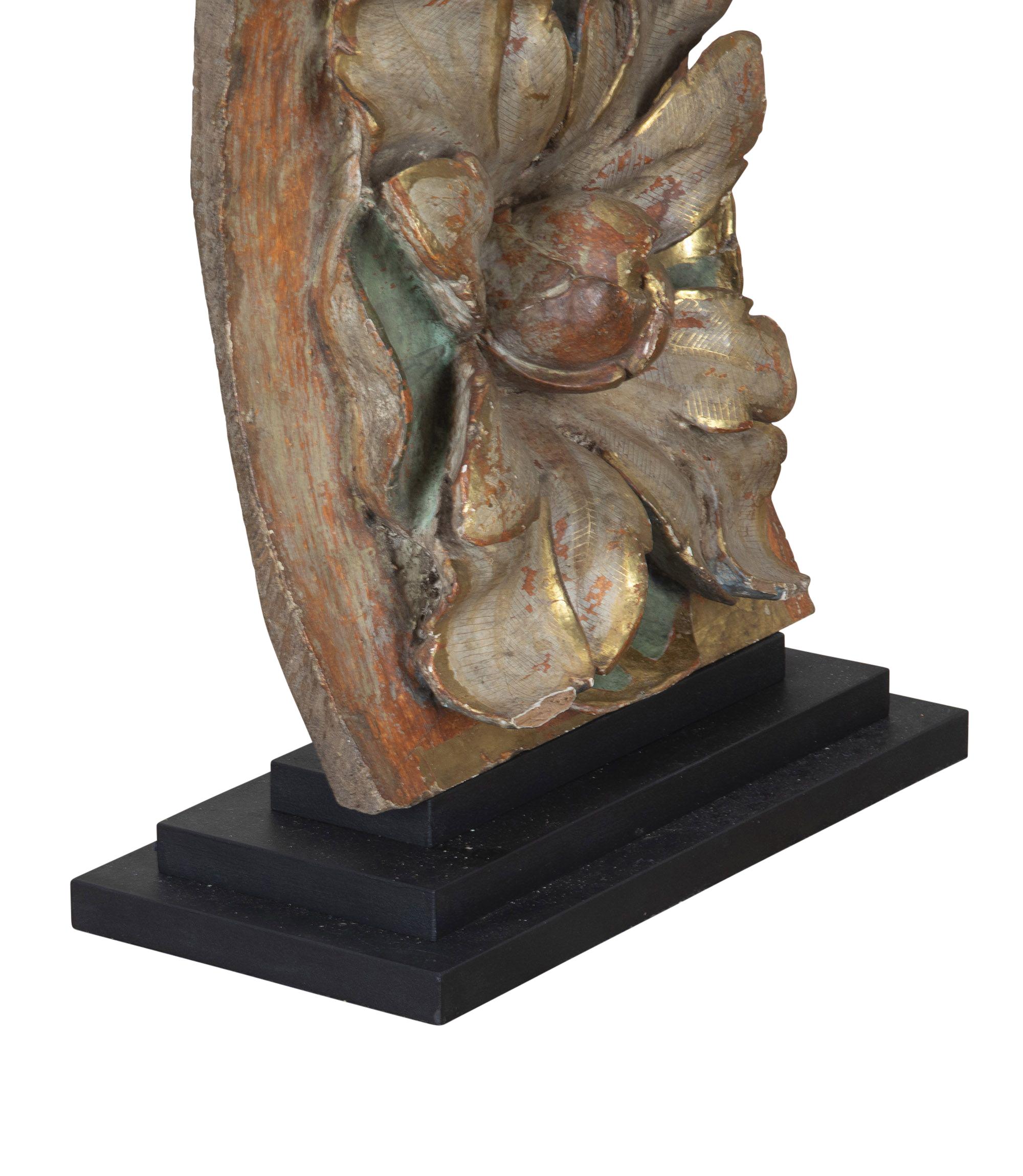 Pair of Table Lamps made from 17th Century Carved Wooden Fragments Belga en venta