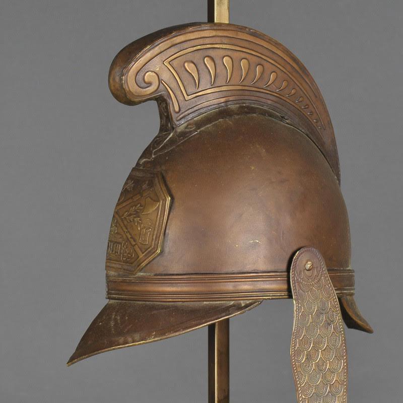 Paar Tischlampen aus wPaar Tischlampen mit einem halben Helm, XX.

Paar von Tischlampen mit einem Halbhelm im Stil des XIX. Jahrhunderts, XX.
Jedes: H: 51cm, B: 24cm, T: 13cm