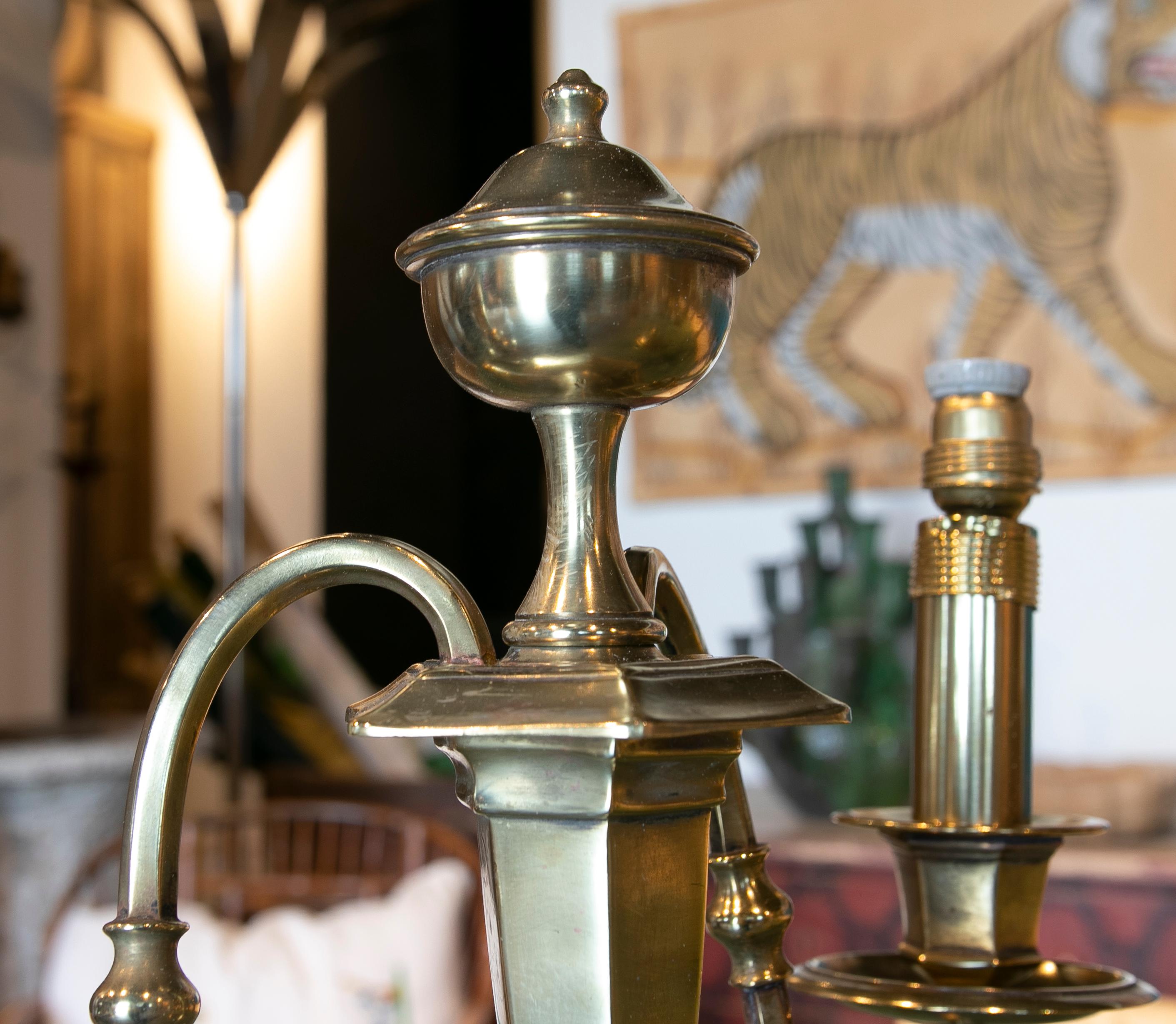 Paar Tischlampen aus Bronze mit Kerzenständern im Angebot 7