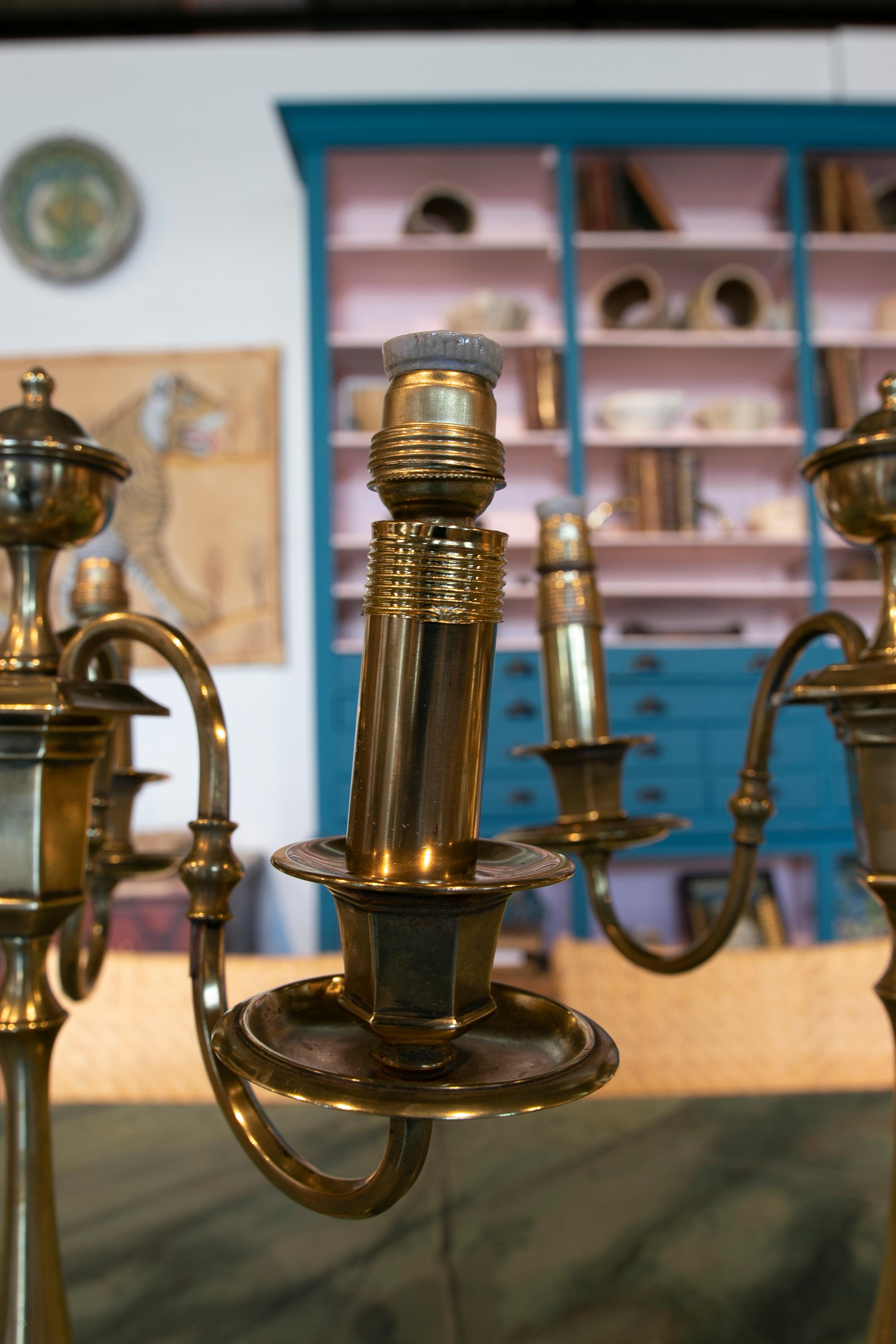 Paar Tischlampen aus Bronze mit Kerzenständern im Angebot 12