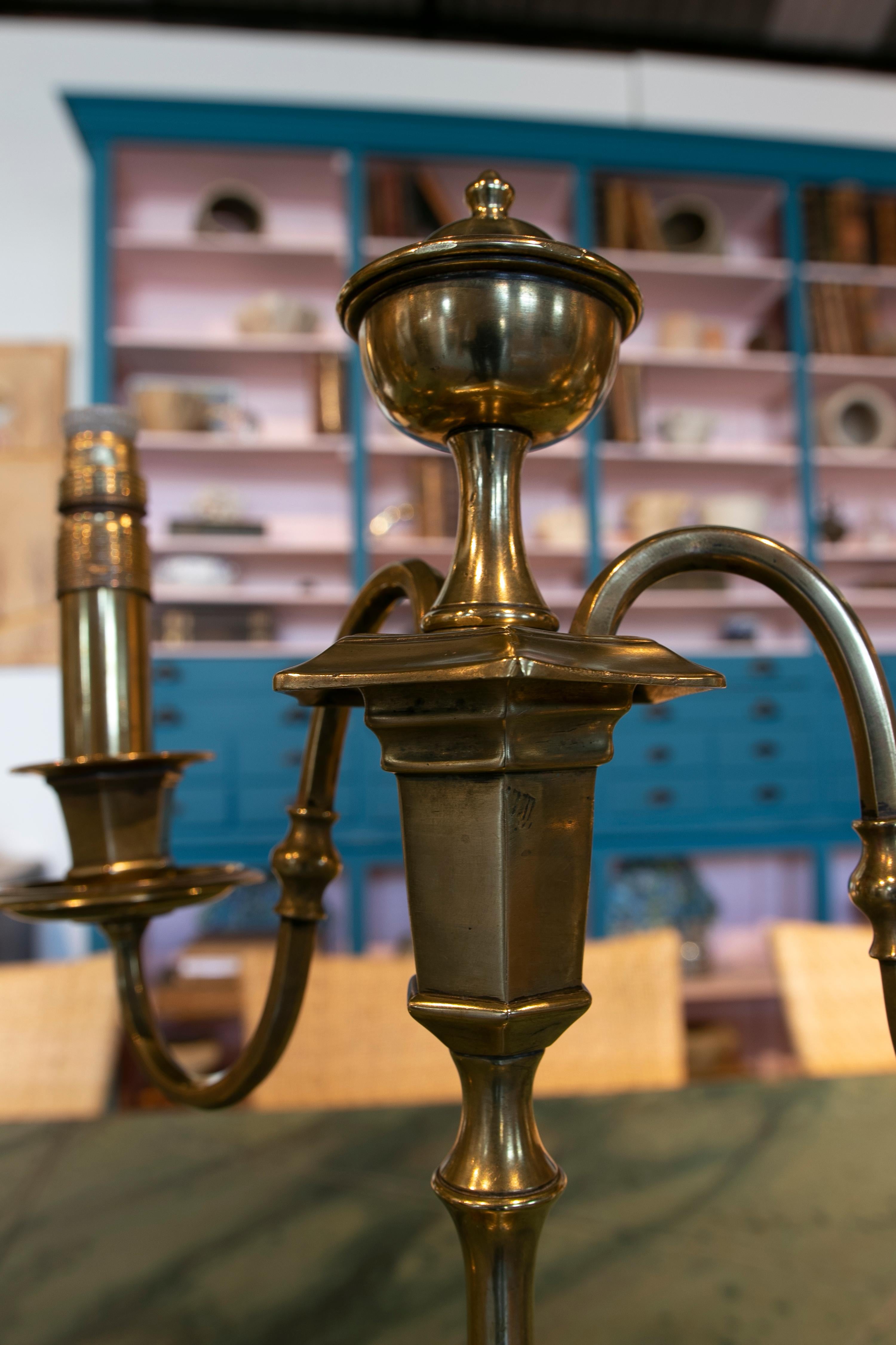 Paar Tischlampen aus Bronze mit Kerzenständern im Angebot 13