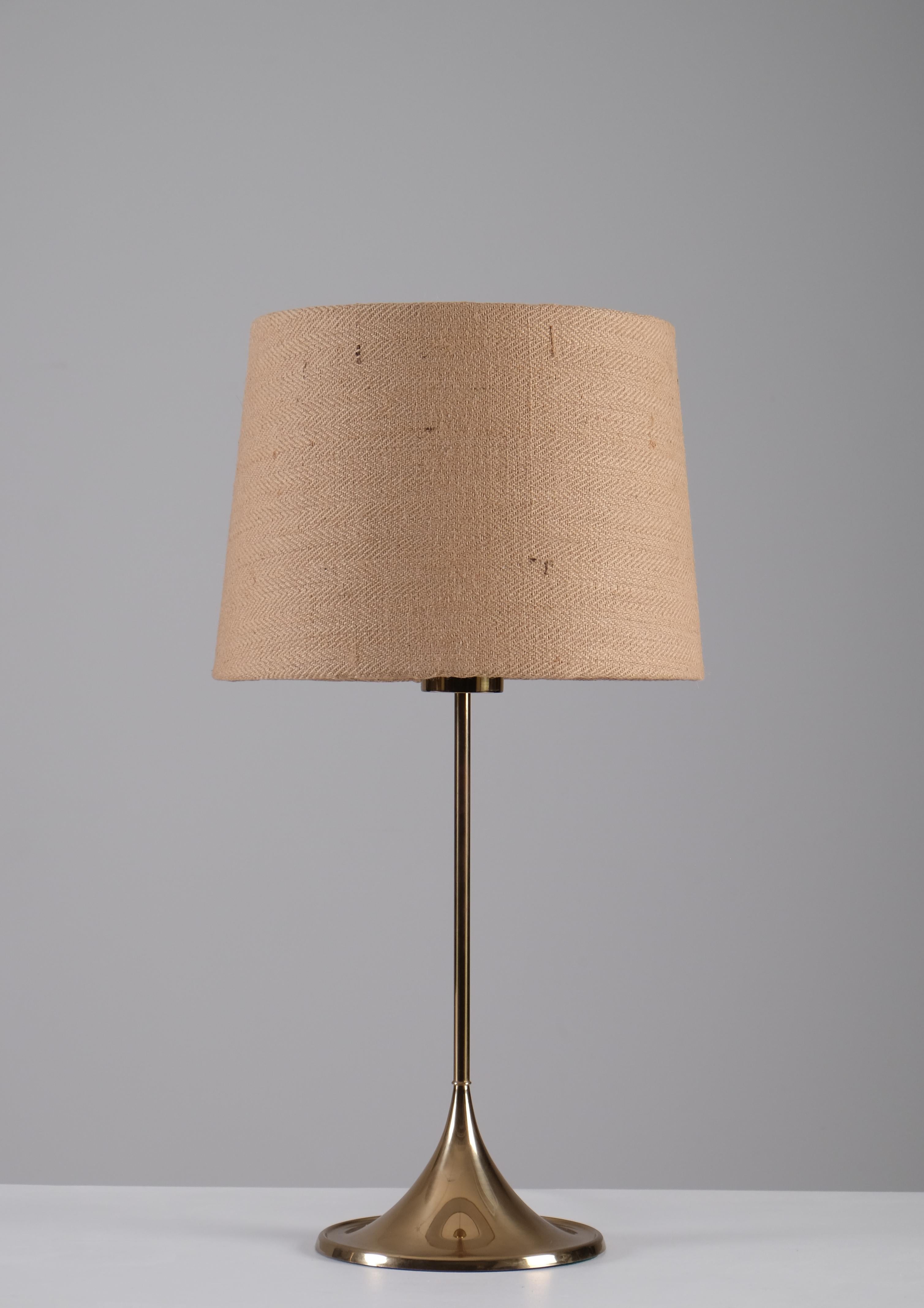 Laiton Paire de lampes de bureau modèle B-024, Bergboms, Suède, années 1960 en vente