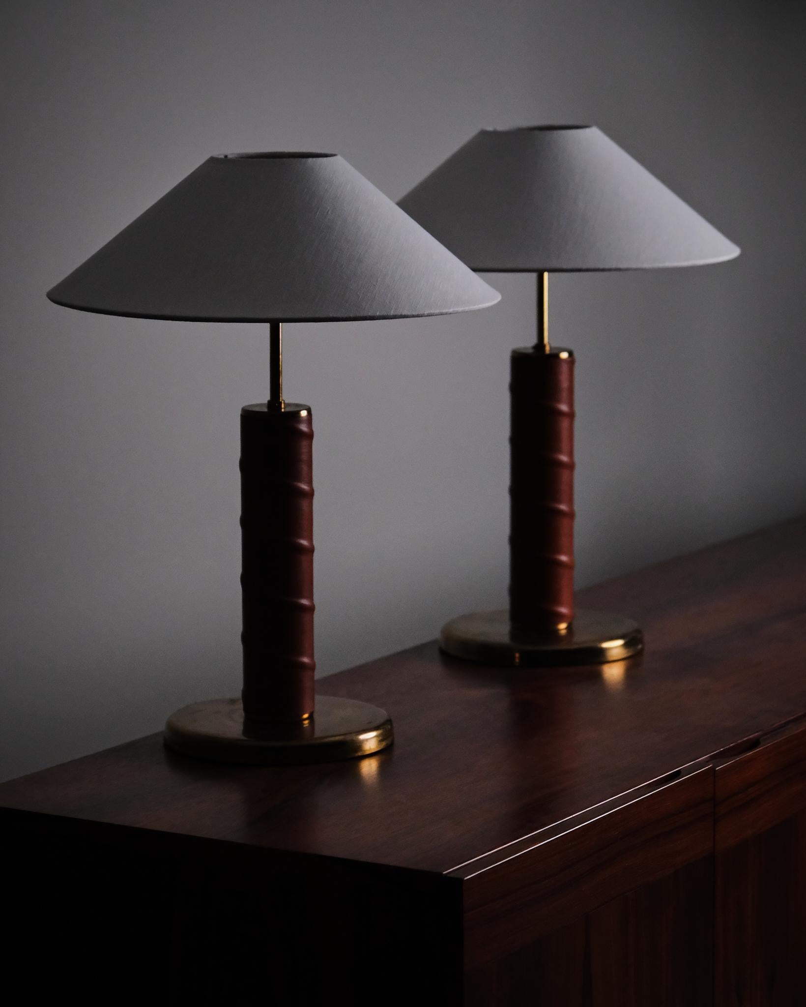 20ième siècle Paire de lampes de table Model No No 700, Anonyme, Suède, années 1950 en vente