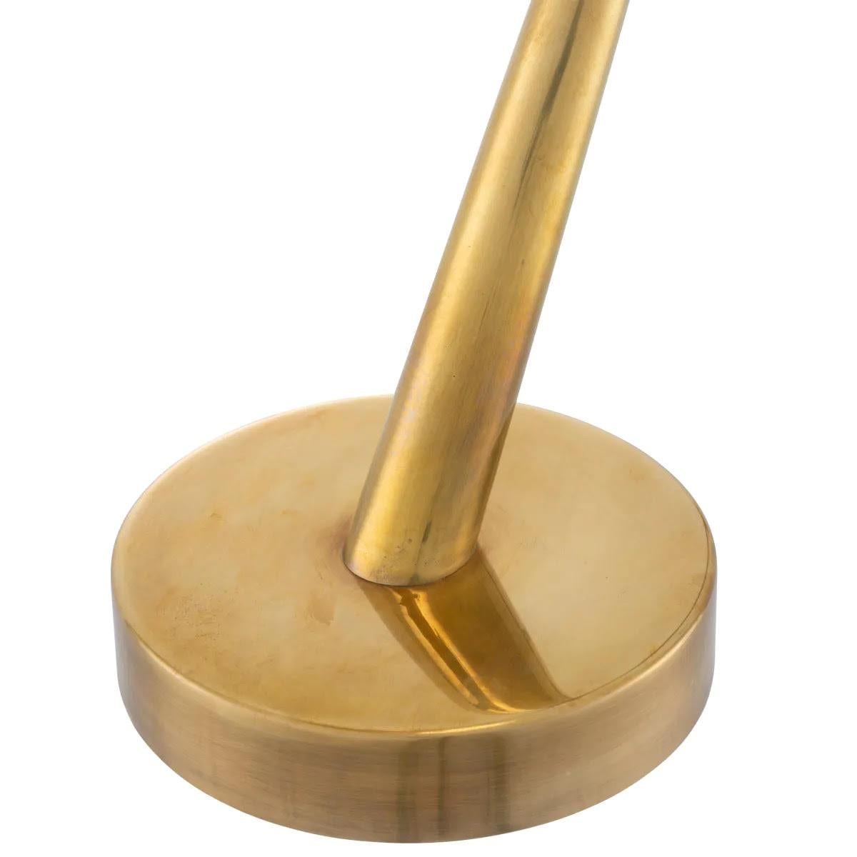 Paire de lampes de table, rotin naturel, finition laiton vintage. en vente 1
