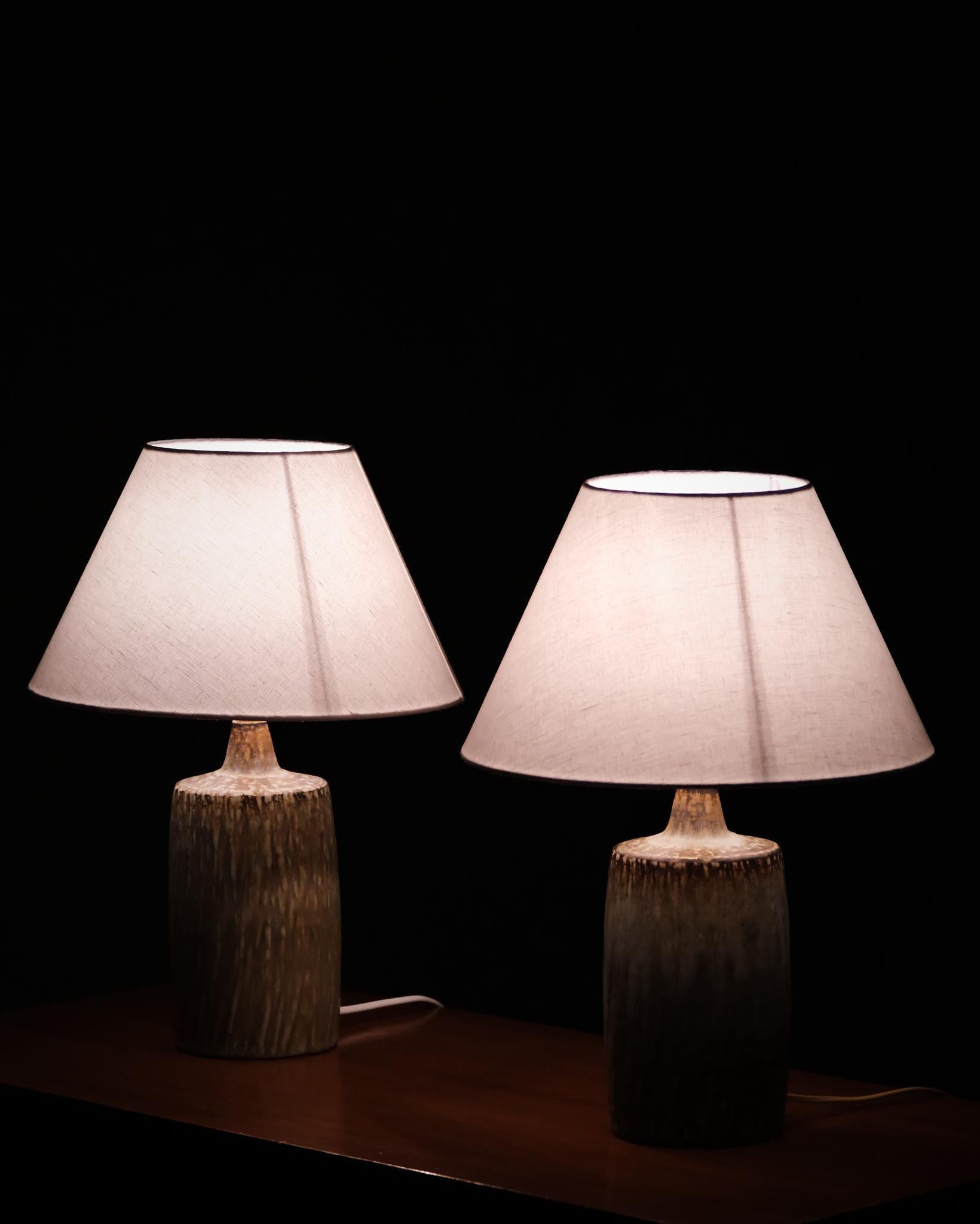 Pair of table lamps “Rubus”, Gunnar Nylund, Rörstrand, Sweden, 1940s (Skandinavische Moderne) im Angebot