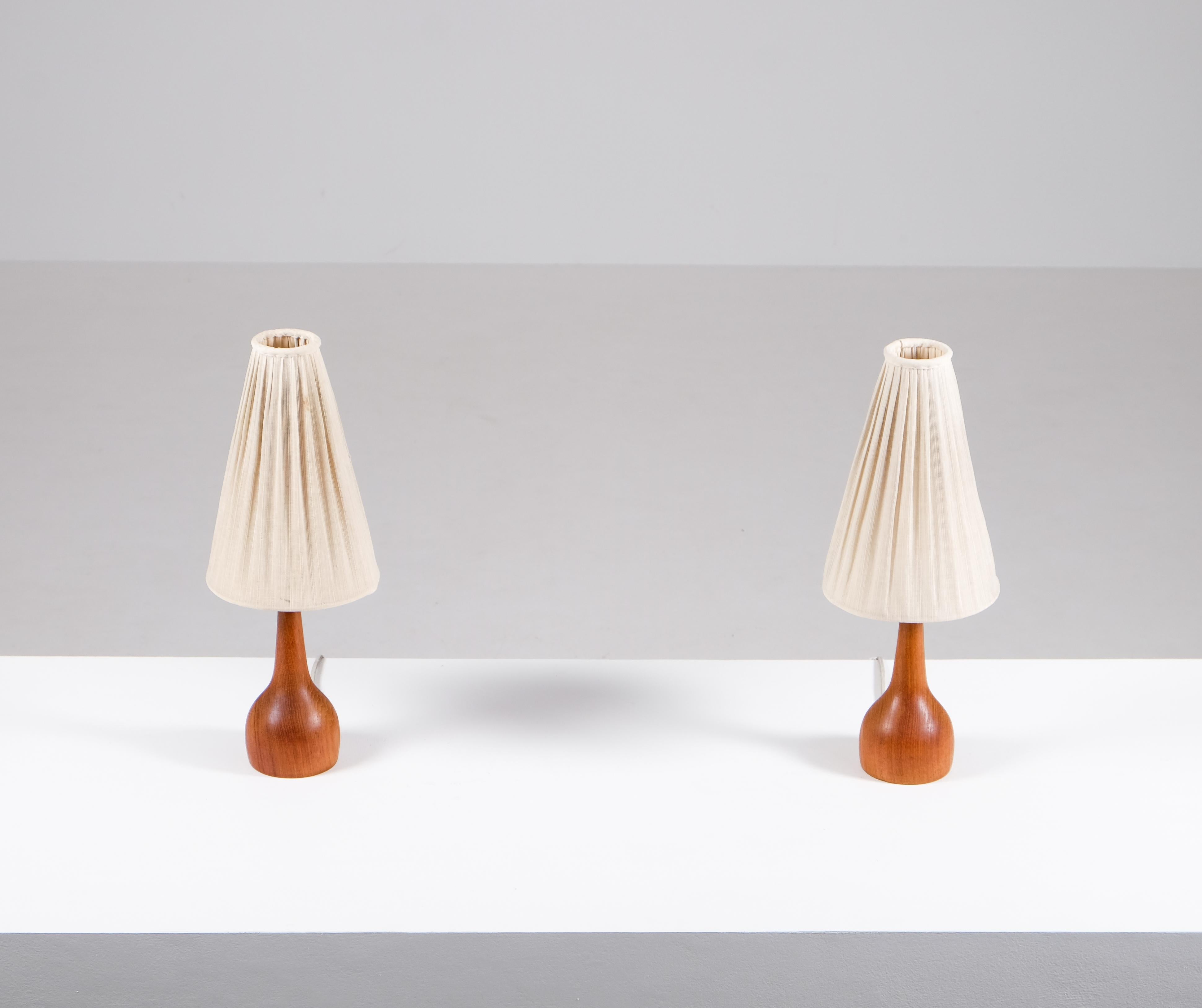 Paire de lampes de bureau, Suède, années 1960 Bon état - En vente à Stockholm, SE