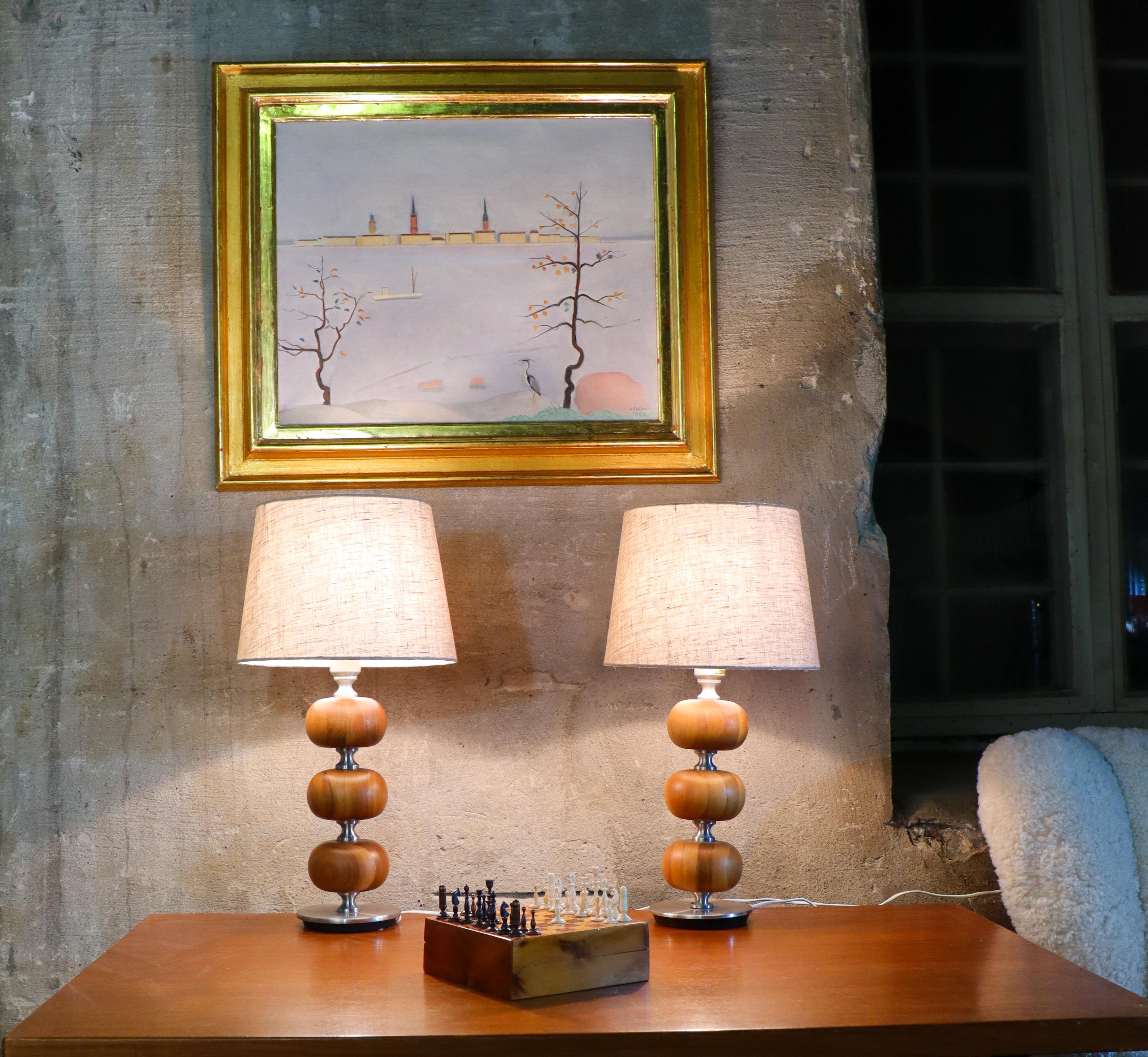 Pareja de Lámparas de Mesa, Nogal- Tranås Stilarmatur Años 60 - Henrik Blomqvist en Excelente estado para la venta en Stockholm, SE