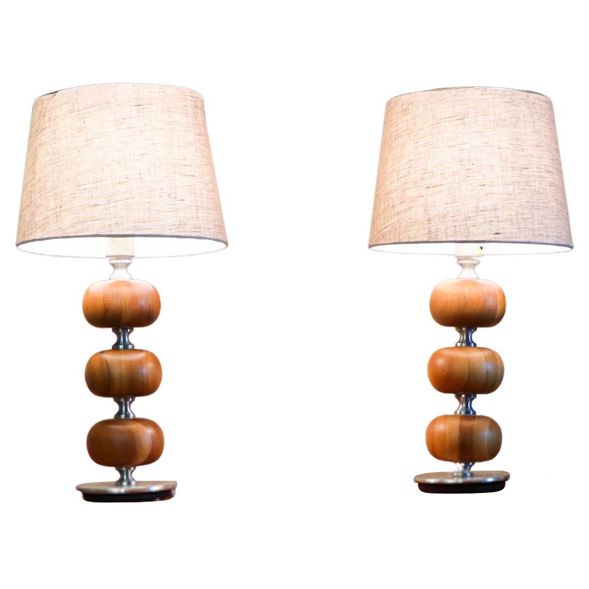 Paire de lampes de table en noyer - Tranås Stilarmatur 1960 - Henrik Blomqvist en vente