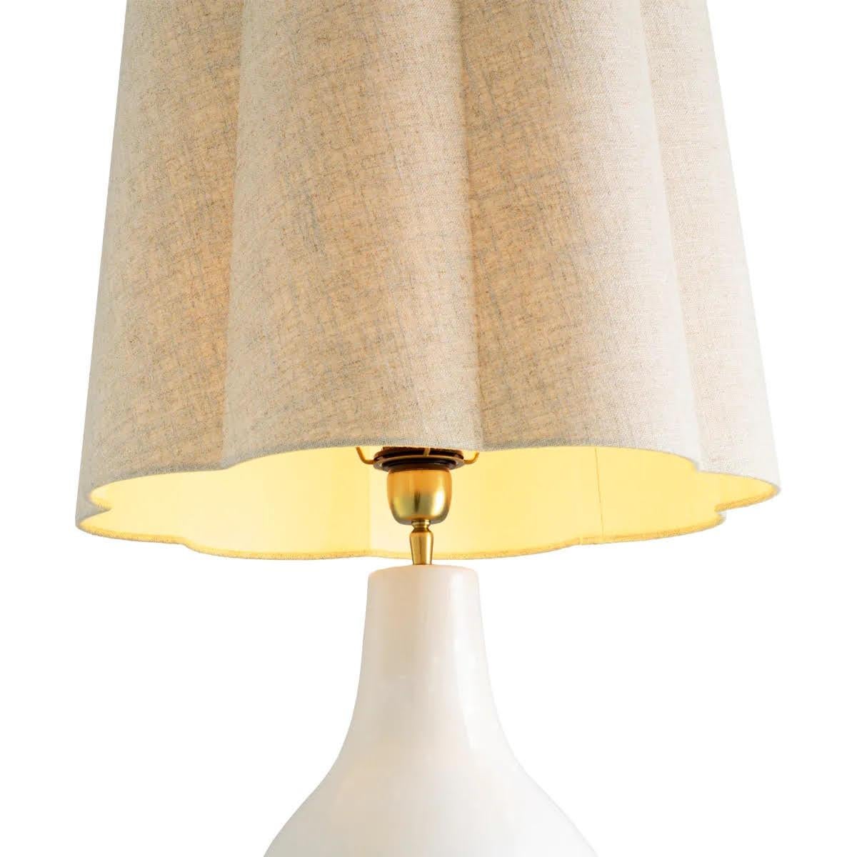 Pair of Table Lamps, White Drop Effect, Vintage Brass Finish Francés en venta