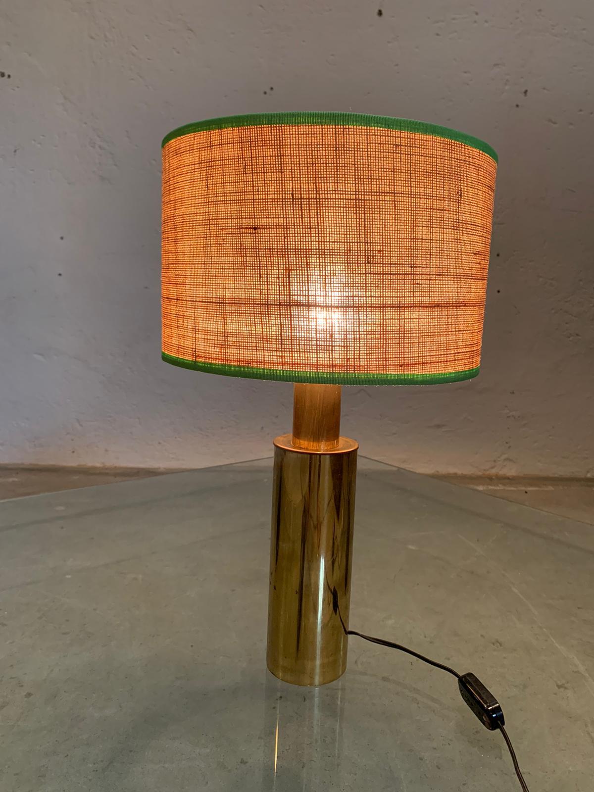 Pair of table lamps with brass structure and straw lampshades, 1970, Italy in vendita 2