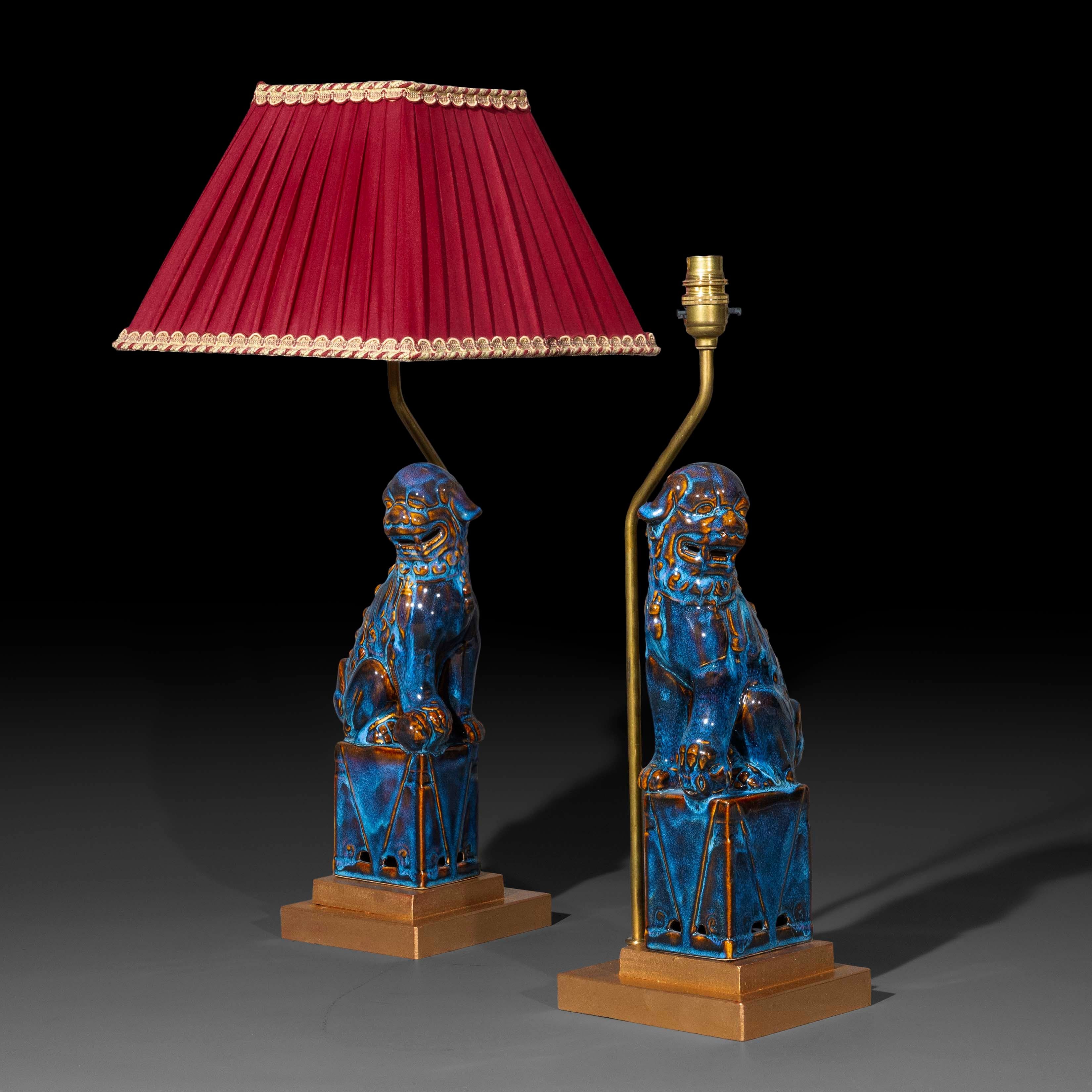 Rare Pair of Tall Table Lamps with Chinese Flambé Foo Dogs In Good Condition In Richmond, London