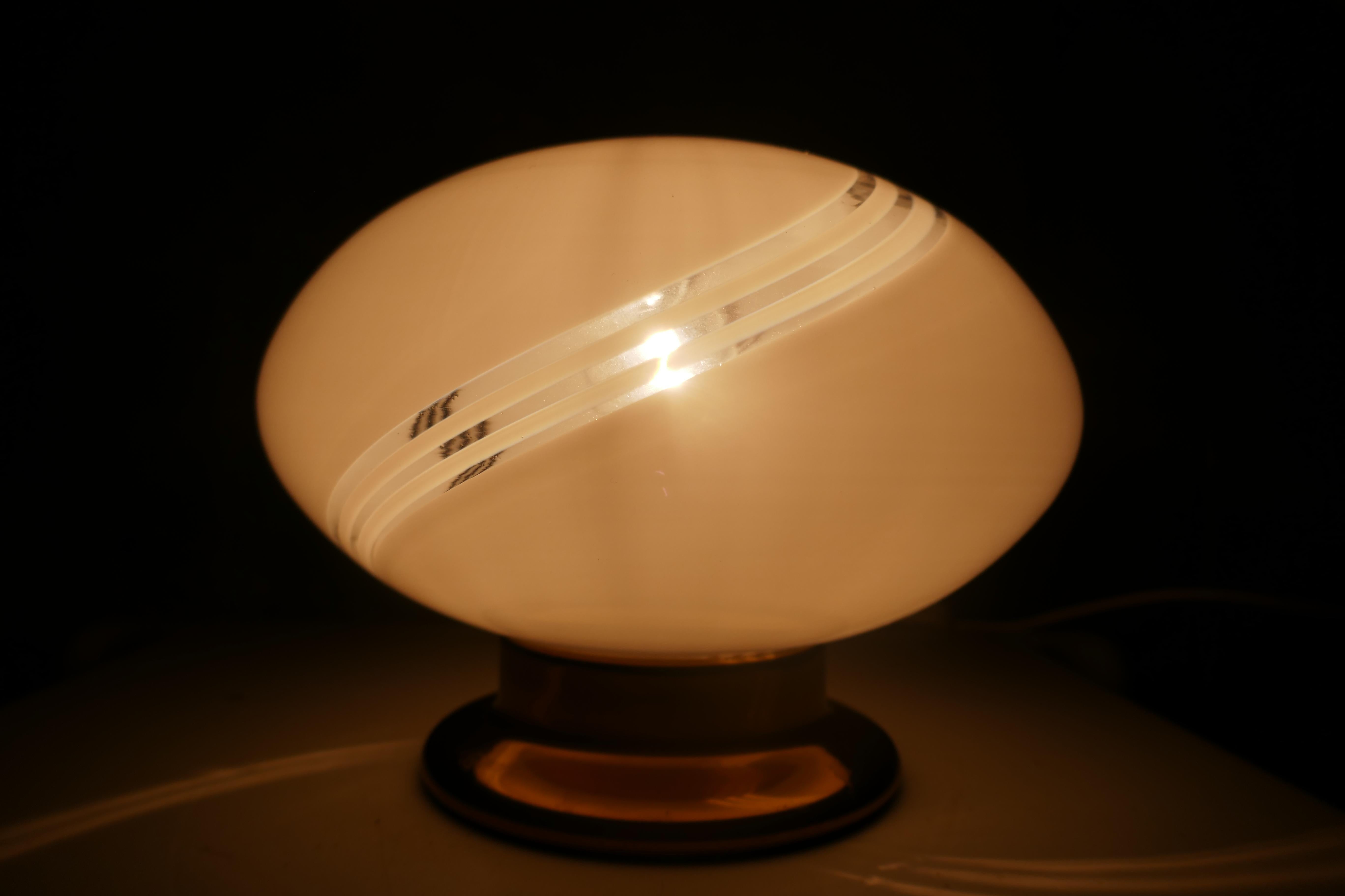 Par de lámparas de mesa o mesilla de noche de estilo Venini Murano espiral o vórtice en venta 7