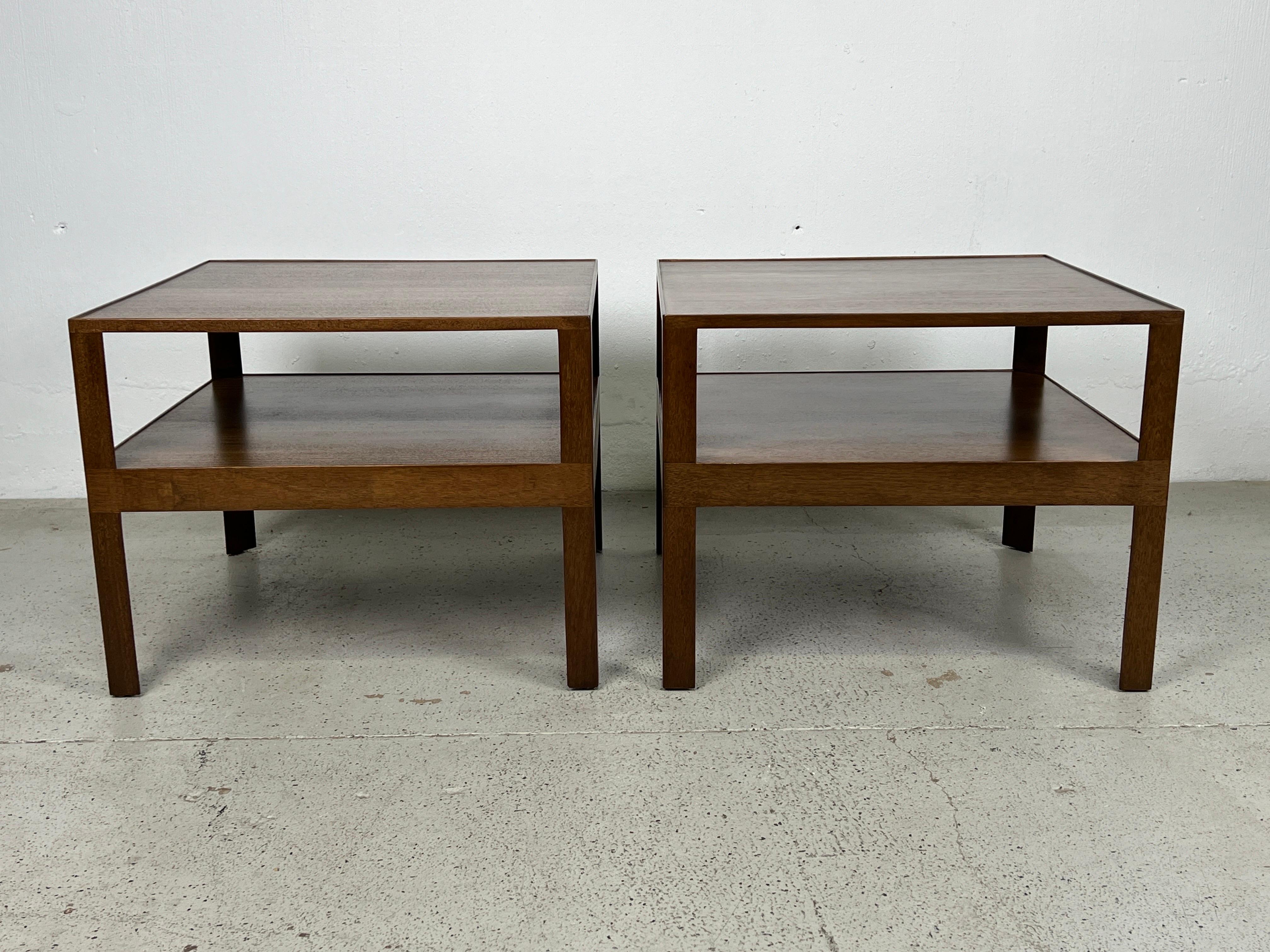 Ein Paar Tische von Edward Wormley für Dunbar (Mitte des 20. Jahrhunderts) im Angebot