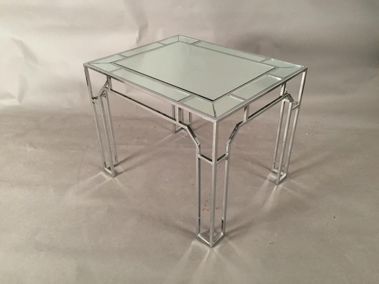 Pair of Tables in the Style of Milo Baughman In Good Condition In New York, NY