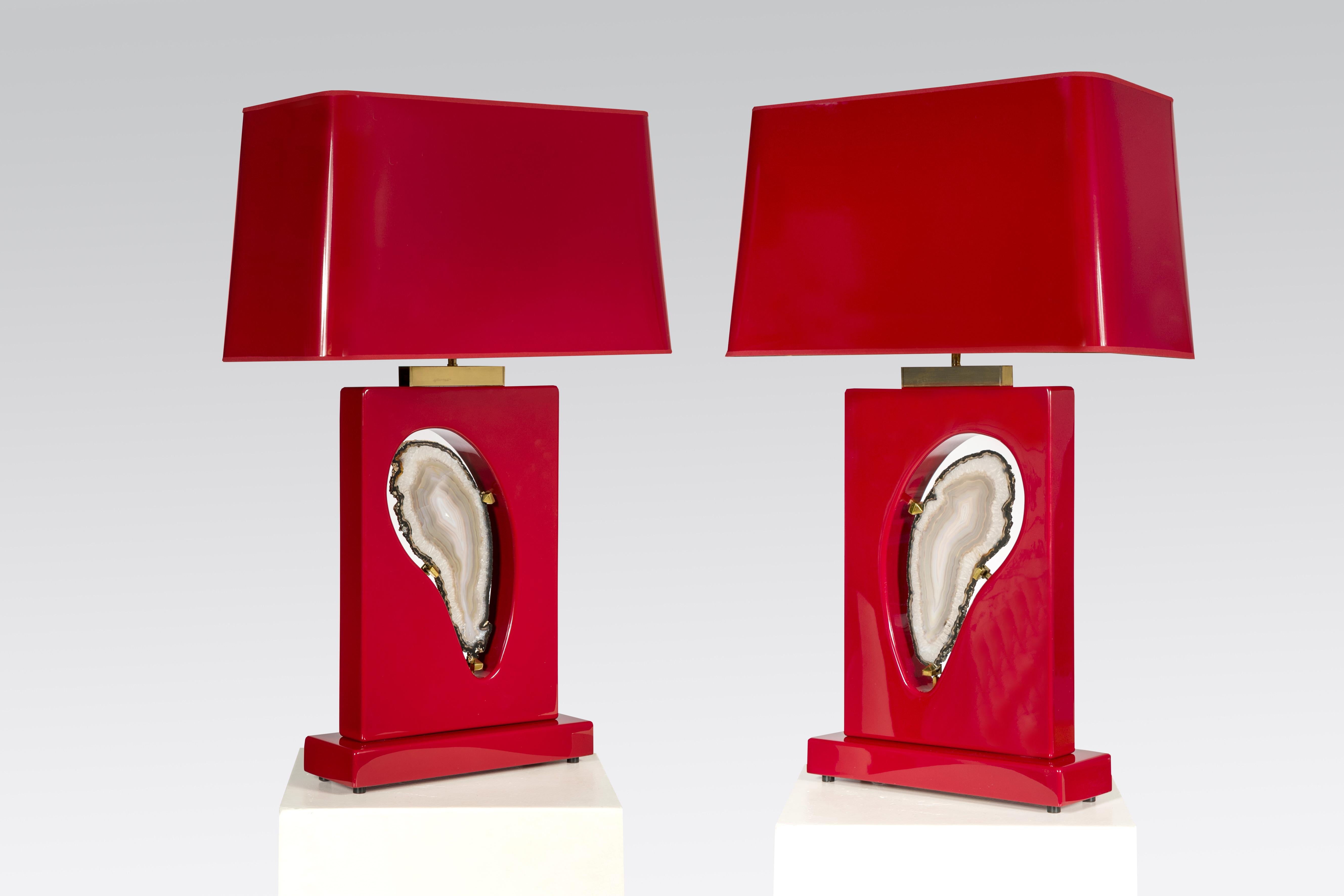 Created to measure by Stan Usel, this pair of red resin, table lamps topped with an agate gemstone. Left and right. Exceptional craftsmanship with the art of tailor made furniture. This original and unique pieces are signed by the artist and comes