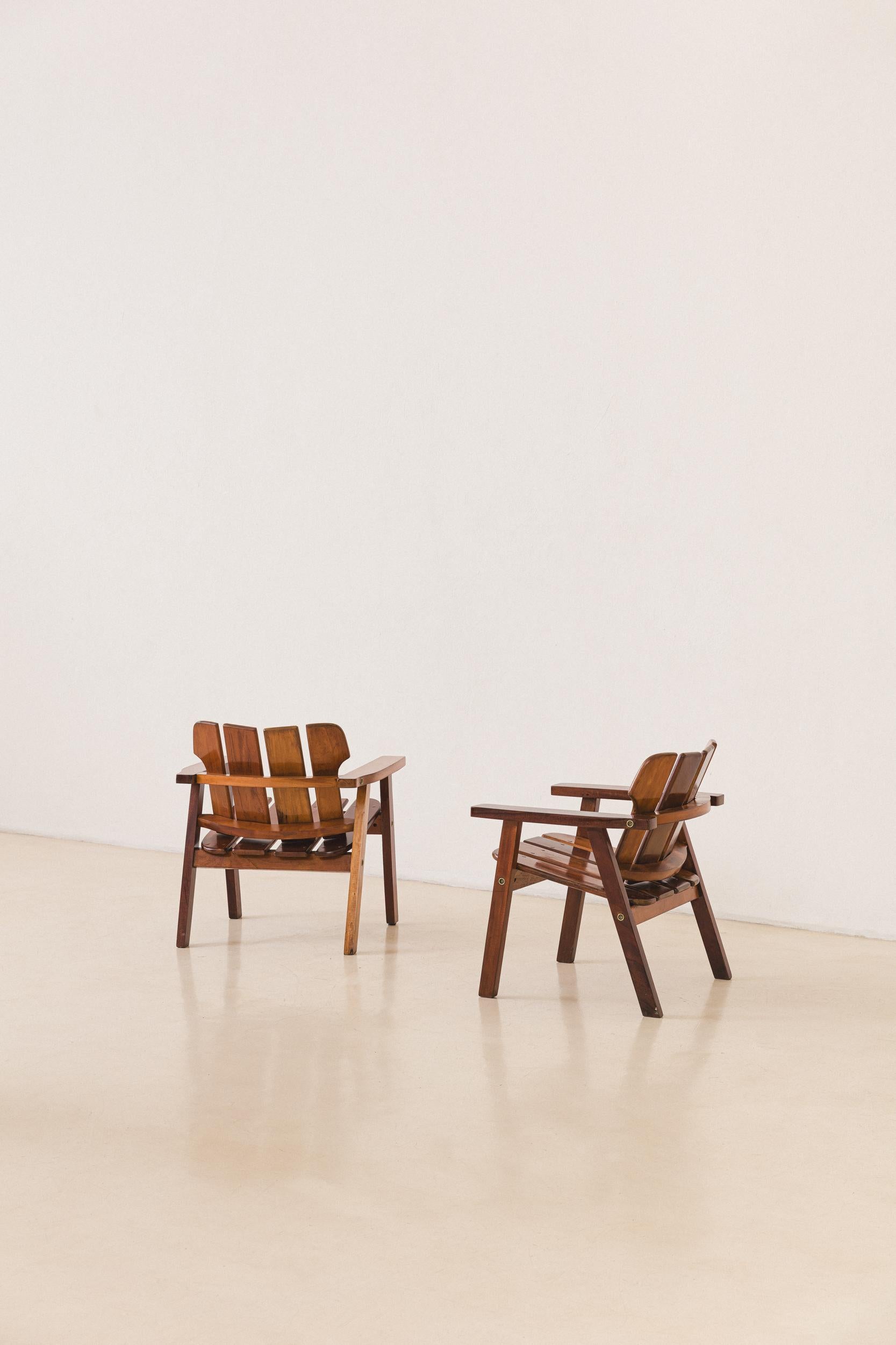 Pair of Taja Armchairs by Sergio Rodrigues, Brazilian Midcentury Design, 1970s In Good Condition For Sale In New York, NY