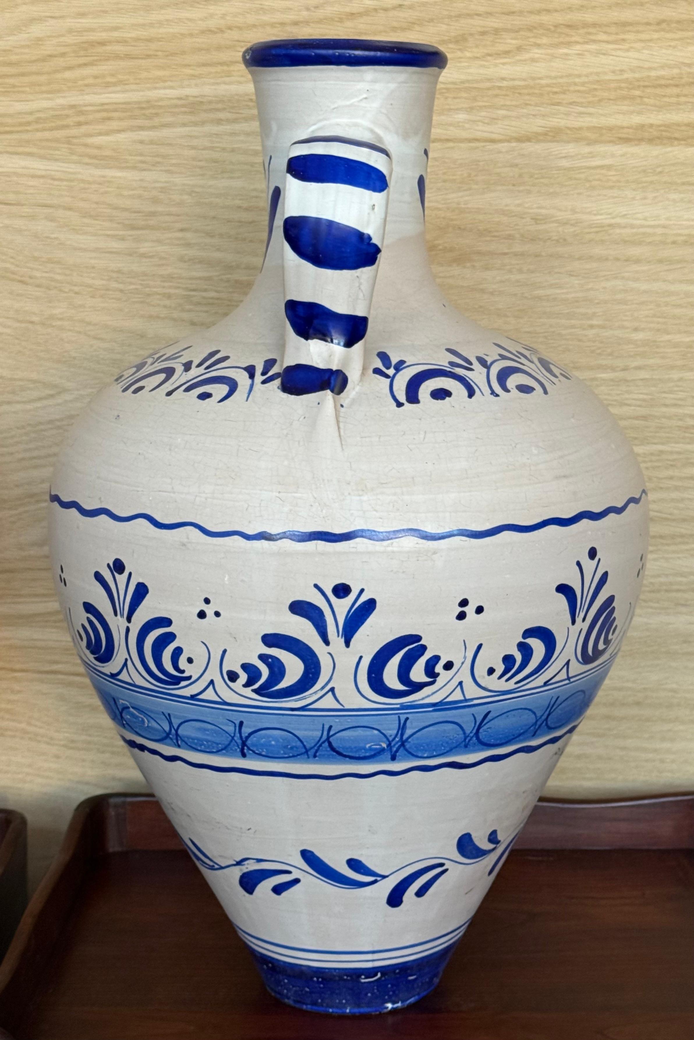 Paar Talavera Dekorative Vase aus Keramik, Blau & Weiß im Angebot 5