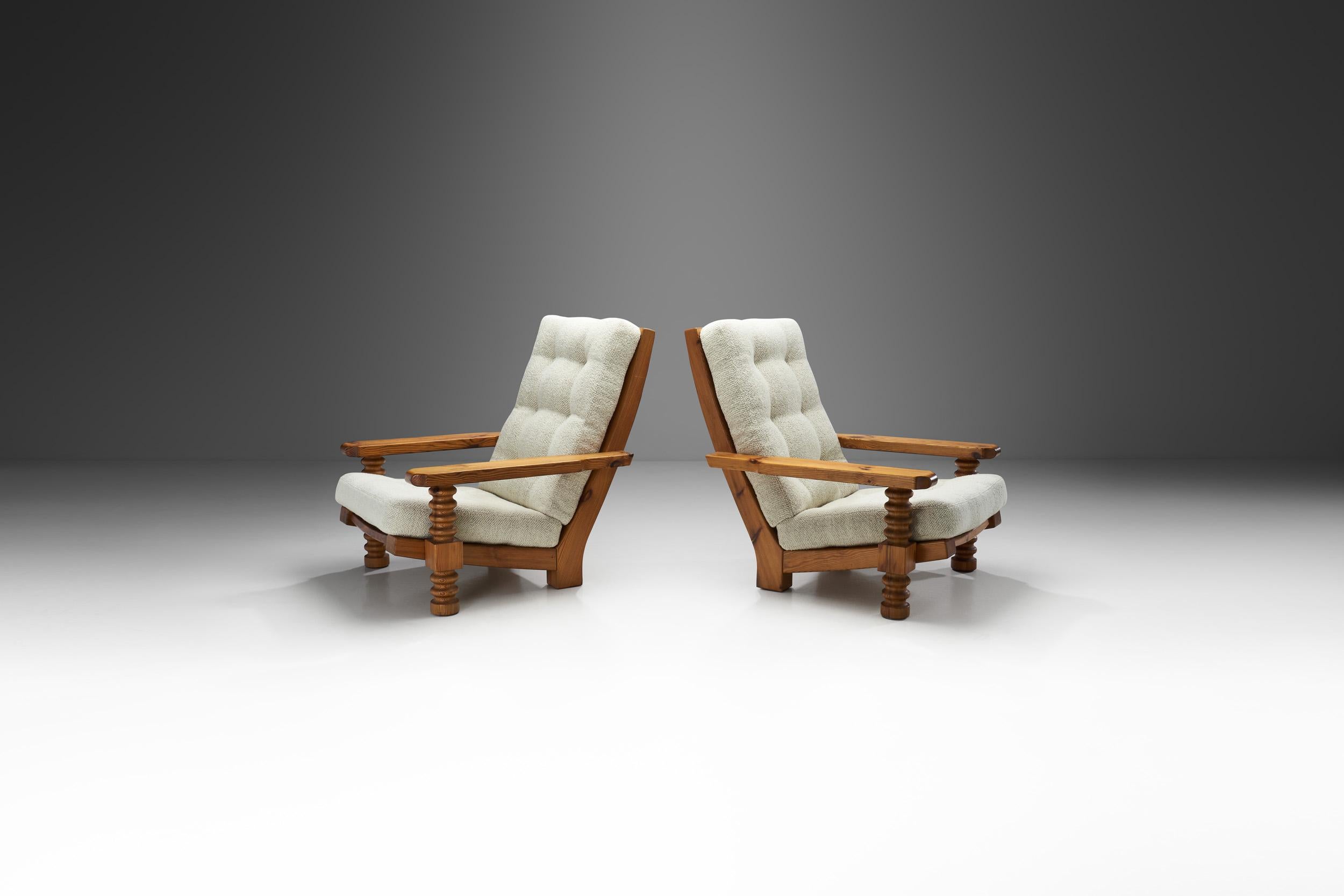 Pair of “Tälja” Armchairs with Sculpted Legs by Sven Larsson, Sweden 1960s In Good Condition For Sale In Utrecht, NL