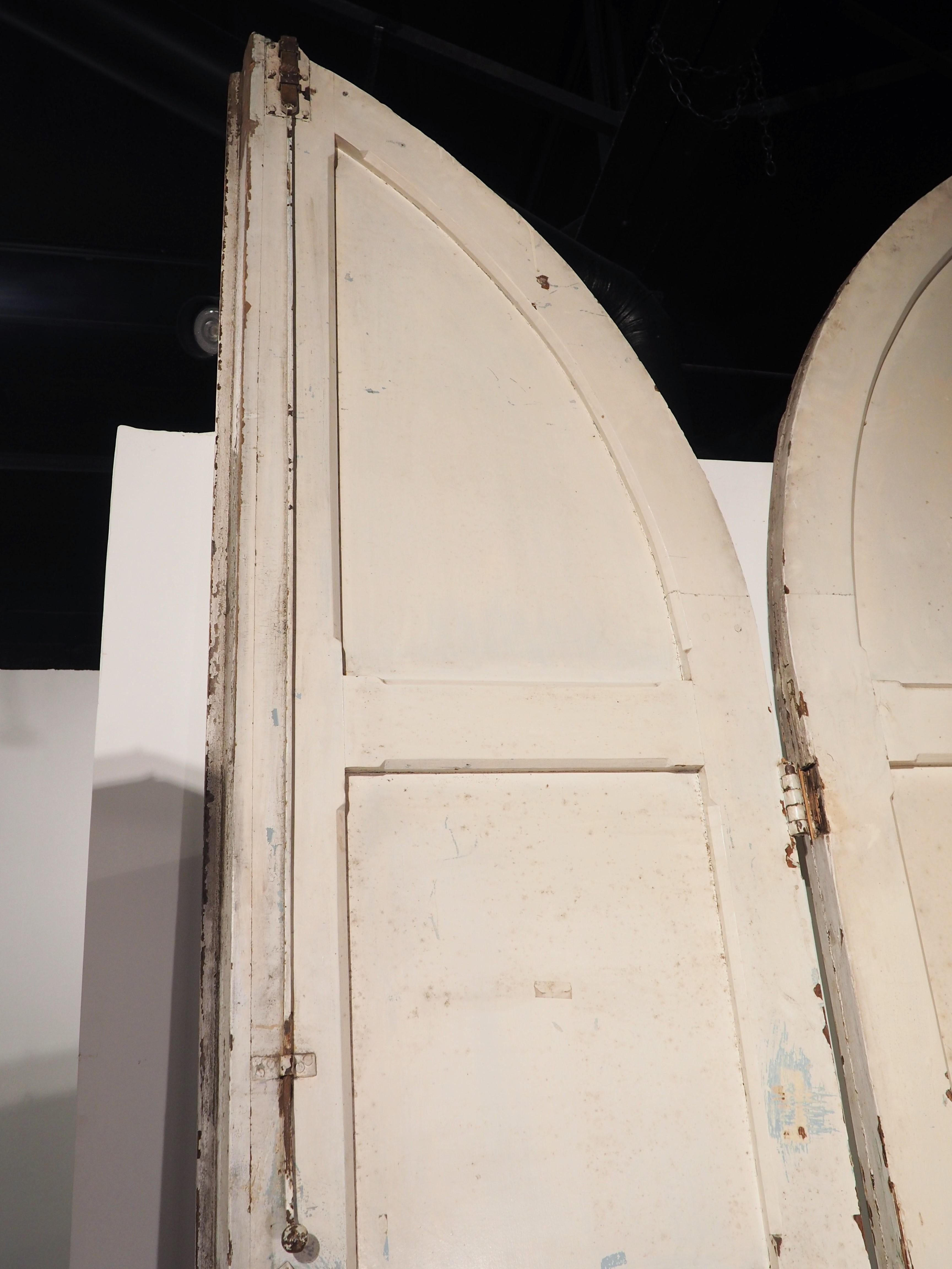 Gothic Pair of Tall 19th Century Chapel Doors from Belgium For Sale