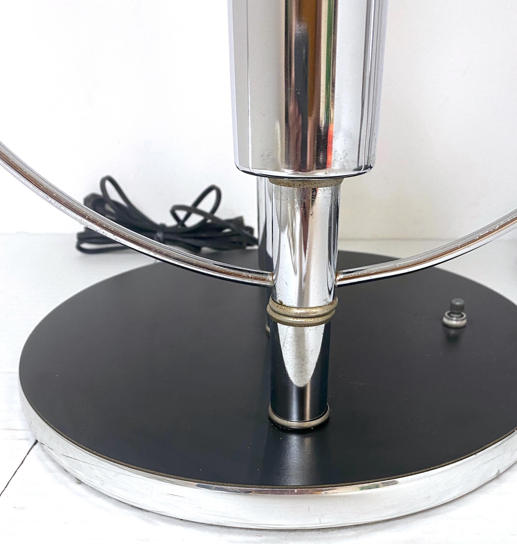 Pair of Tall 70s' polished Chrome Mod Ring Lamps, Attributed to Robert Sonneman For Sale 3