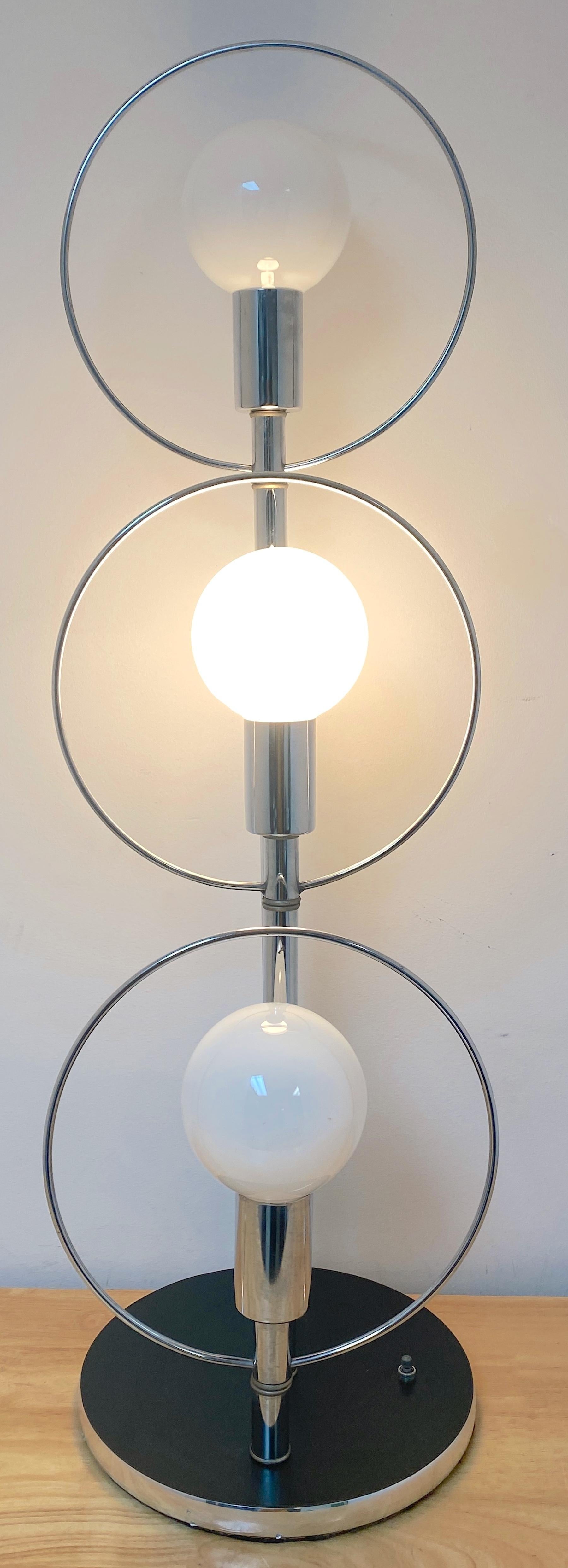 Pair of Tall 70s' polished Chrome Mod Ring Lamps, Attributed to Robert Sonneman For Sale 5