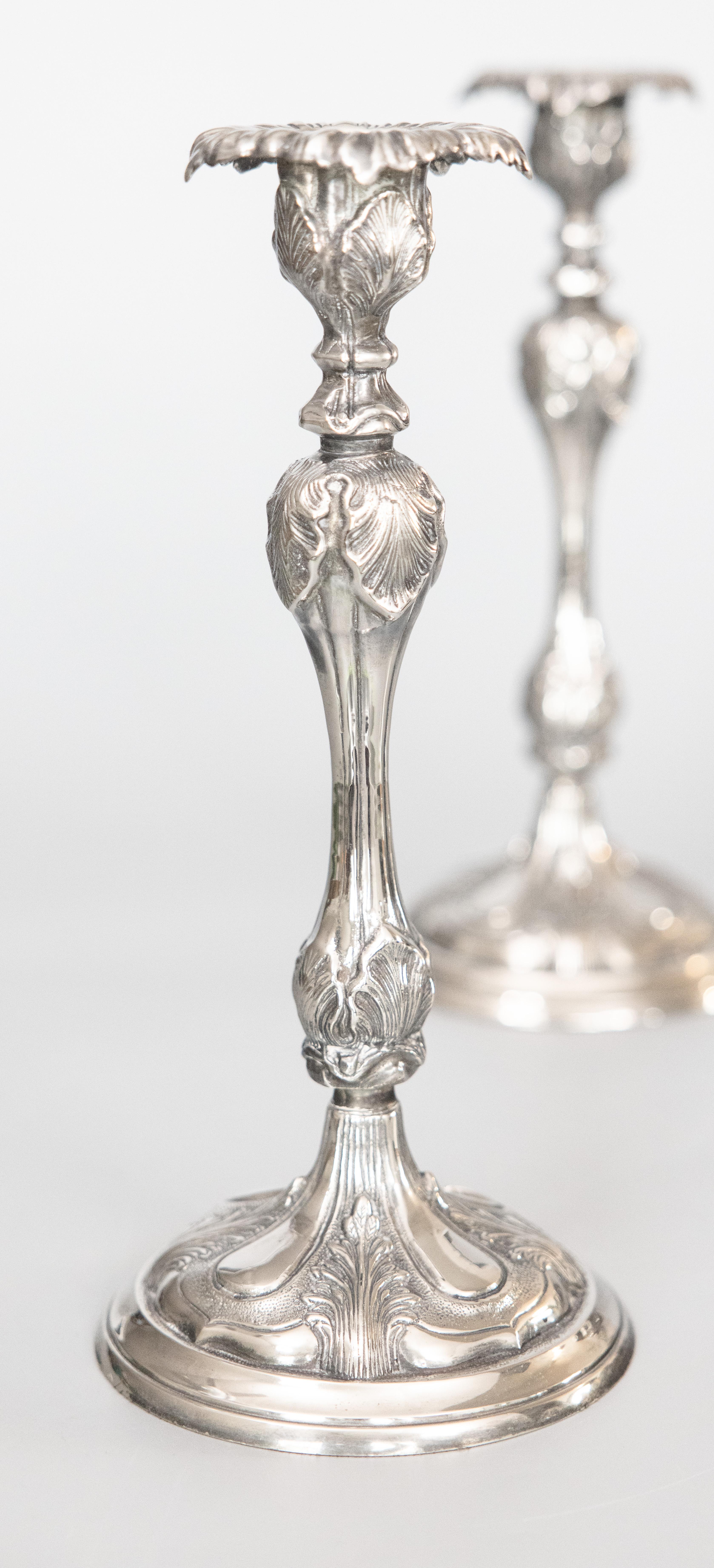Pair of Art Nouveau English Acanthus Leaf Silver Plate Candlesticks, circa 1900 In Good Condition For Sale In Pearland, TX