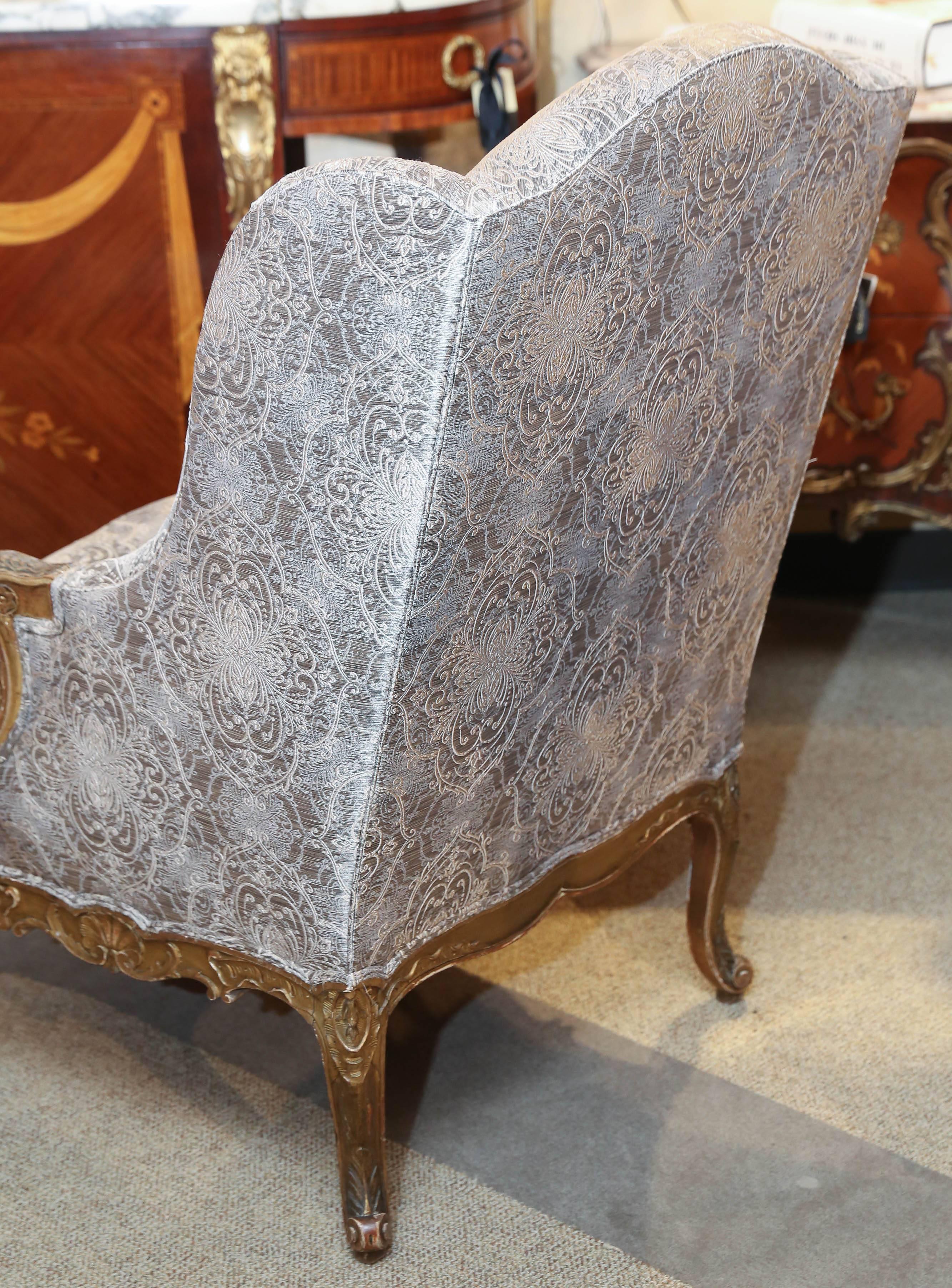 Pair of Tall Bergere French Chairs with Gilt and Carved Wood, Louis XV Style For Sale 2