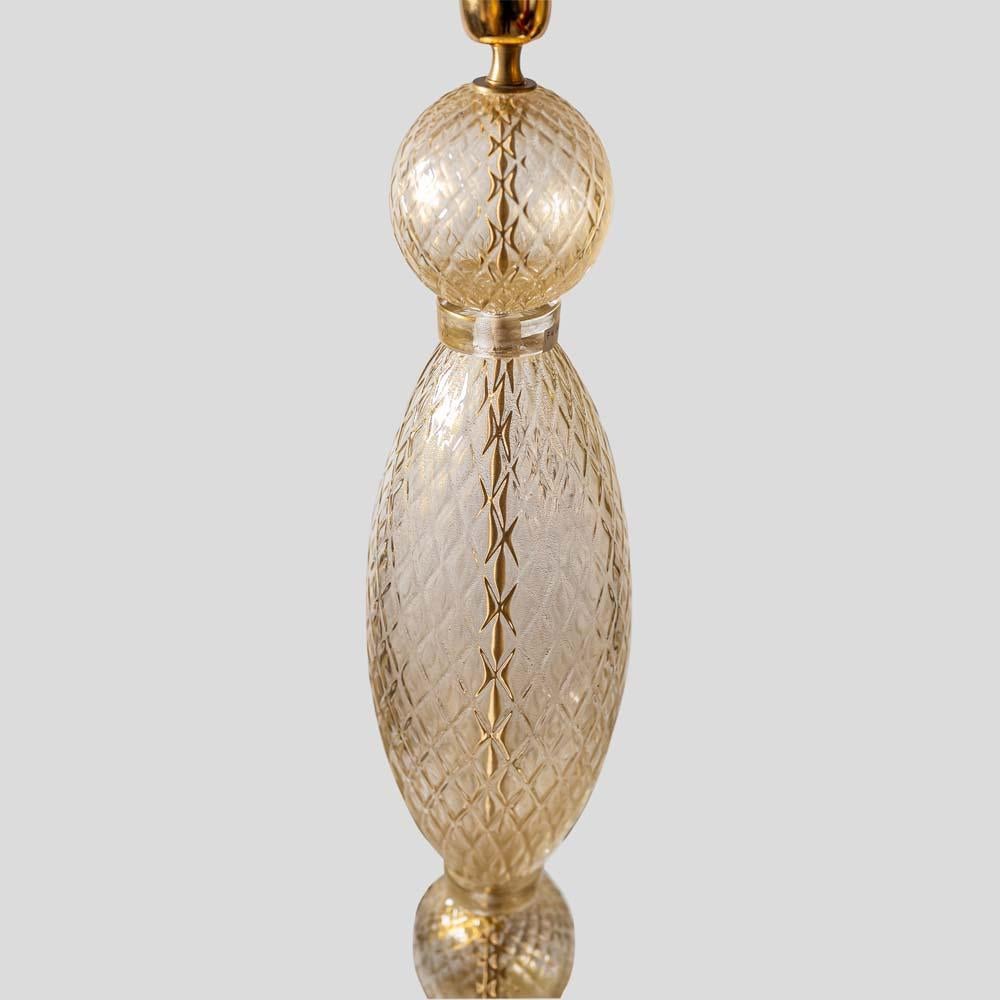 Mid-Century moderno Pair of tall blown clear glass with gold inclusion table lamps by Alberto Dona in vendita