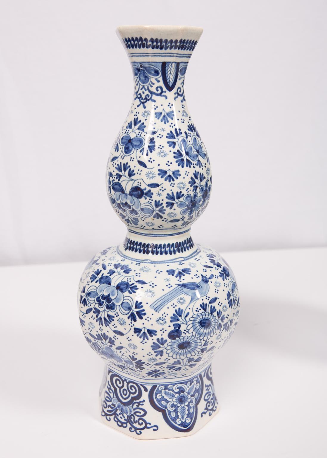 Pair of Tall Blue and White Delft Vases In Excellent Condition In Katonah, NY