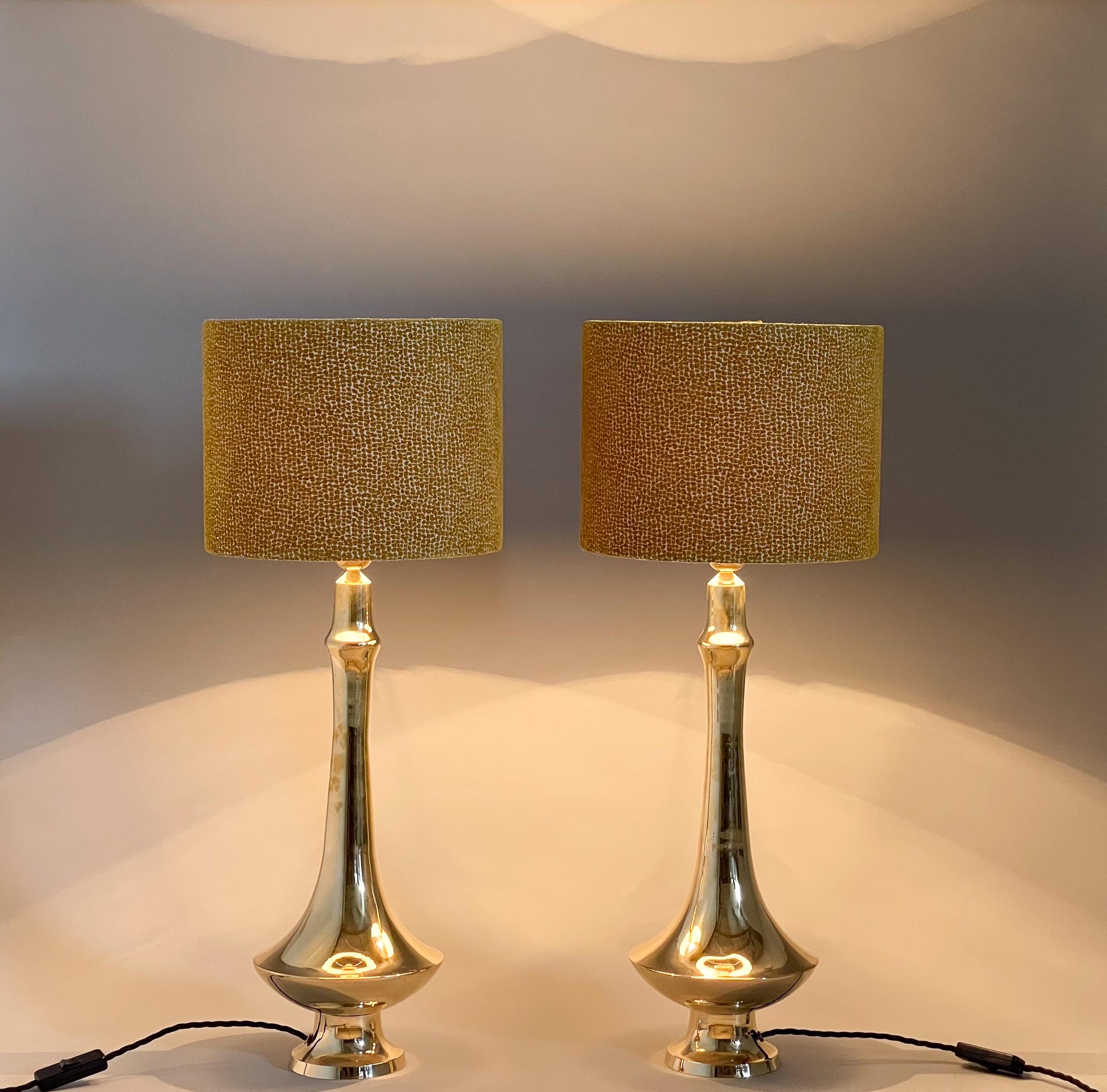 Pair of Tall Brass Table Lamps, 1950s, Restored In Good Condition For Sale In Praha, CZ