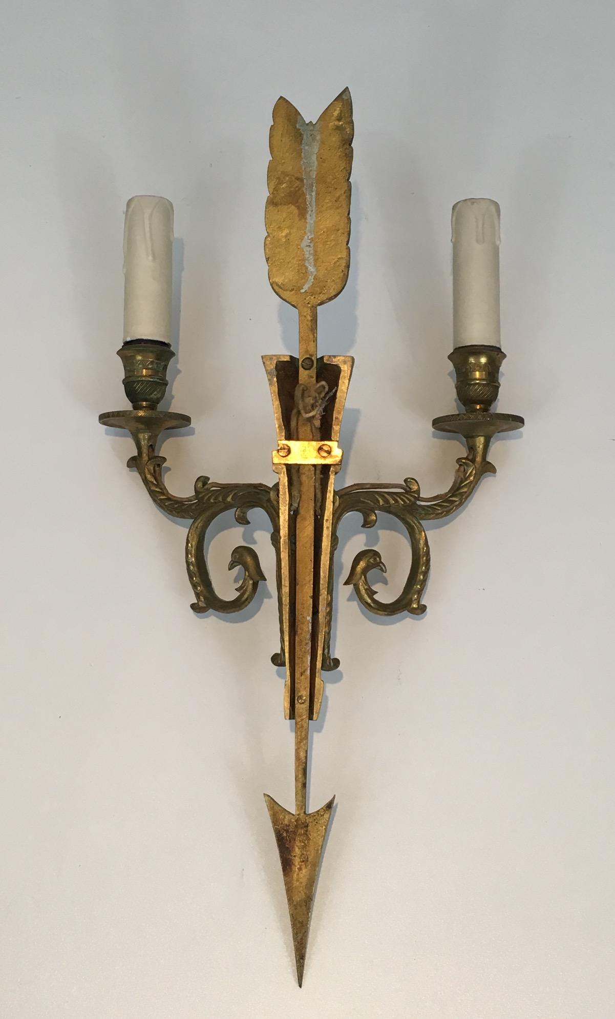 Coppia di alte lampade in bronzo con faretra, Arrow e teste d'aquila. Circa 1920 in vendita 9