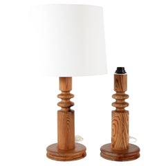 Paire de lampes de table en pin de style brutaliste Uno Kristiansson par Luxus Suède 1970