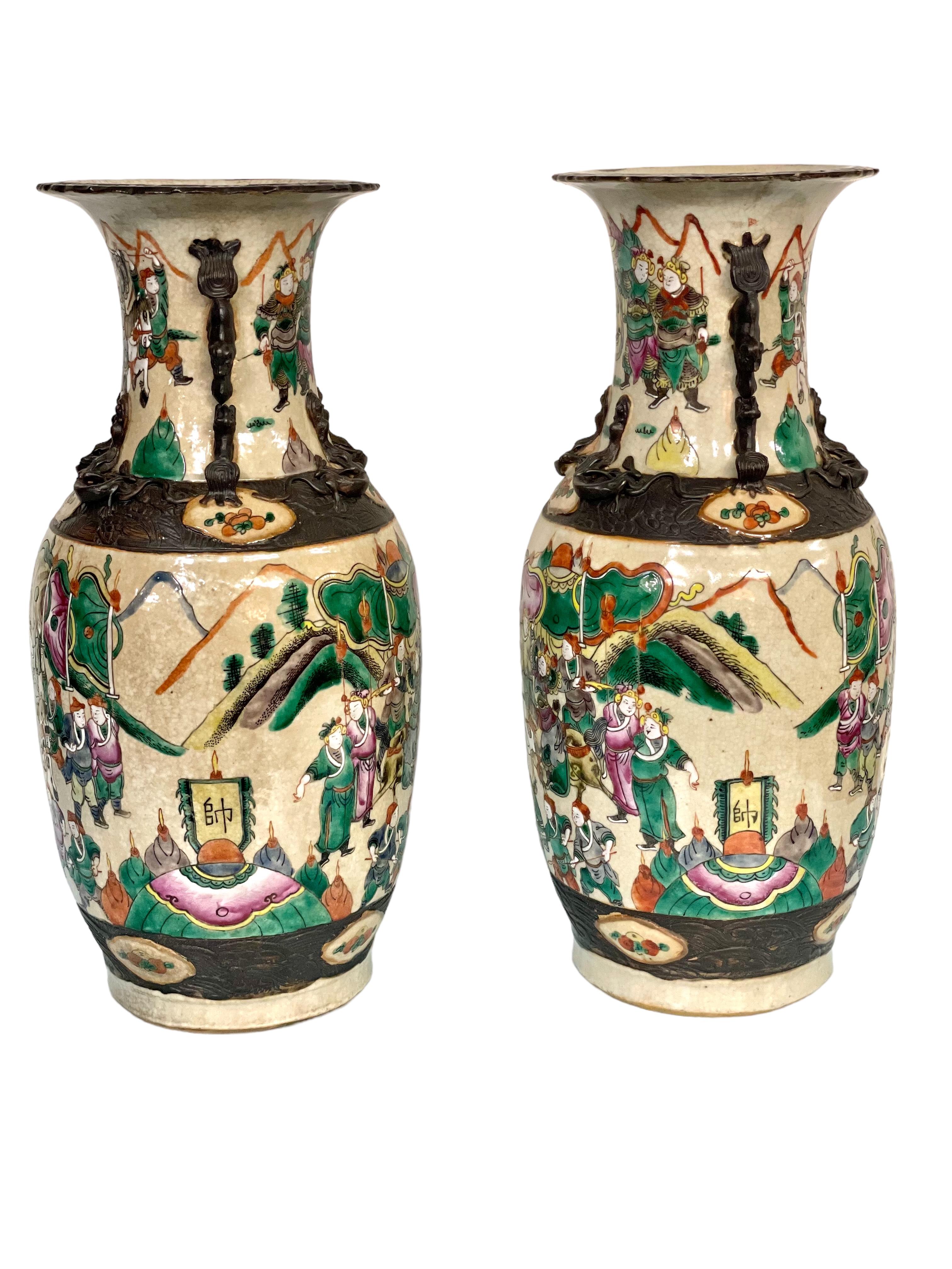 Antique Pair of Large Chinese Vases In Good Condition For Sale In LA CIOTAT, FR
