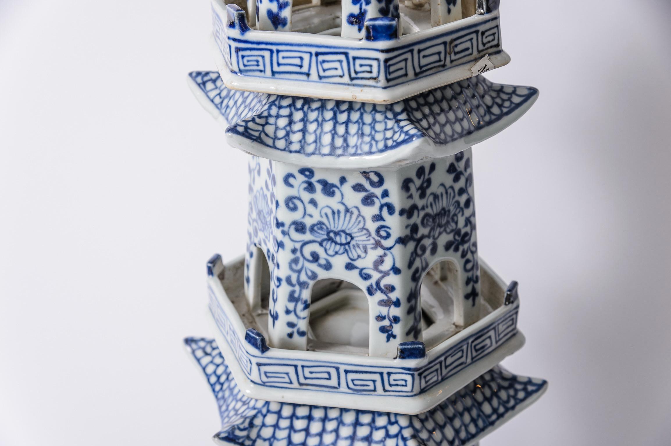 Pair of Tall Chinese Blue & White Porcelain Pagoda  In Good Condition For Sale In West Palm Beach, FL