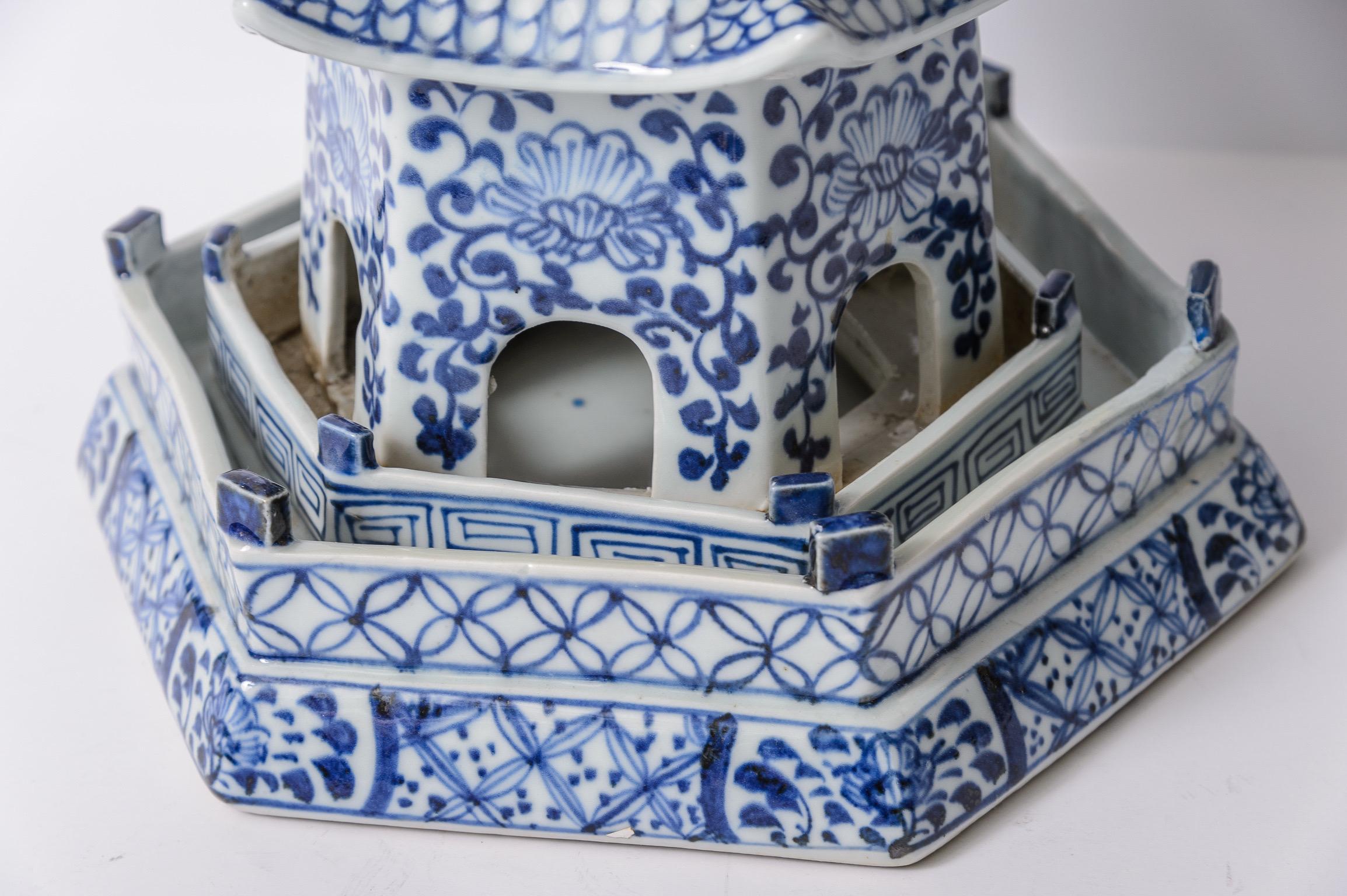 Pair of Tall Chinese Blue & White Porcelain Pagoda  For Sale 2