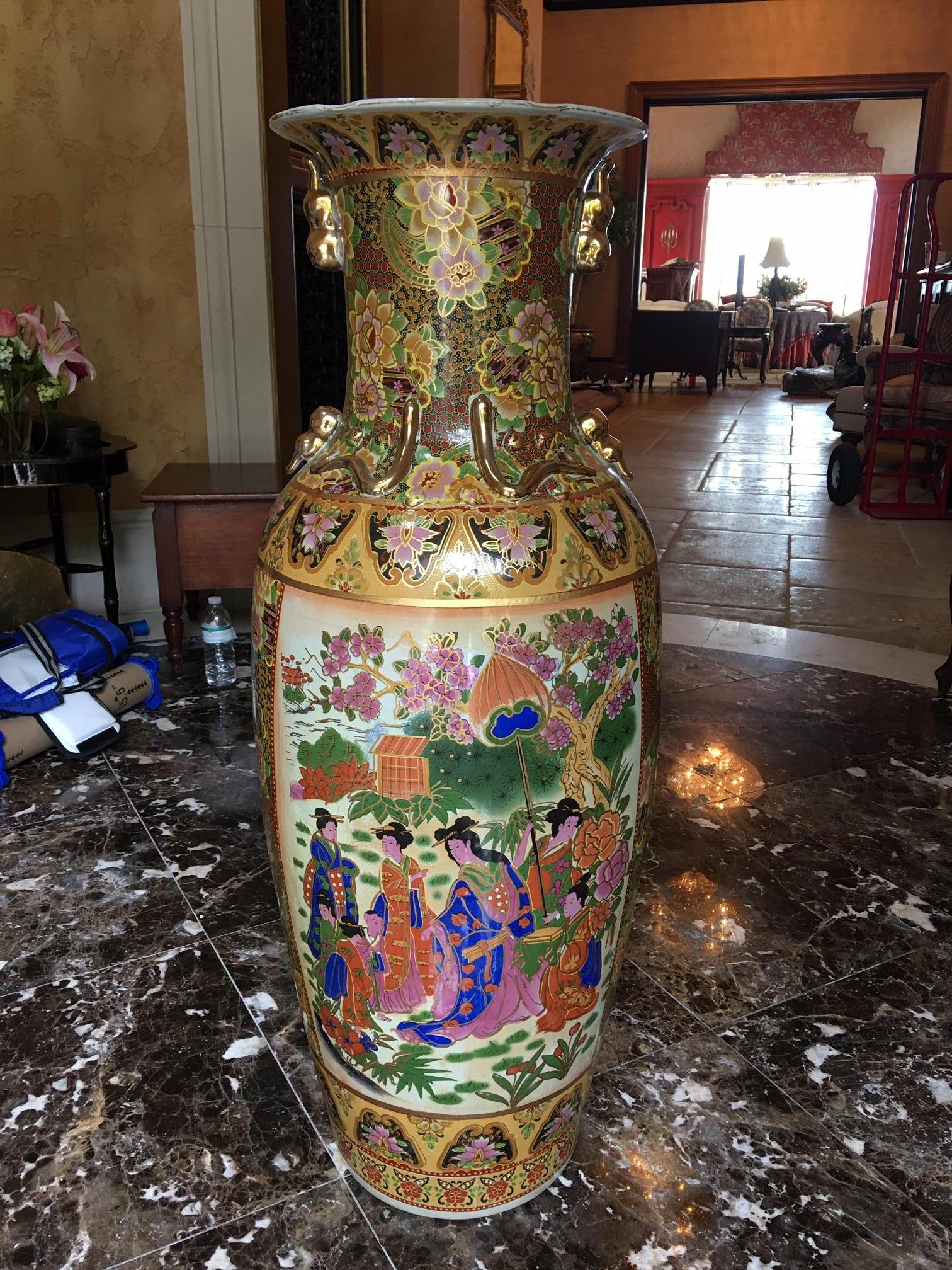Pair of Tall Chinese Vases with Decorative Scenes, 20th Century 4