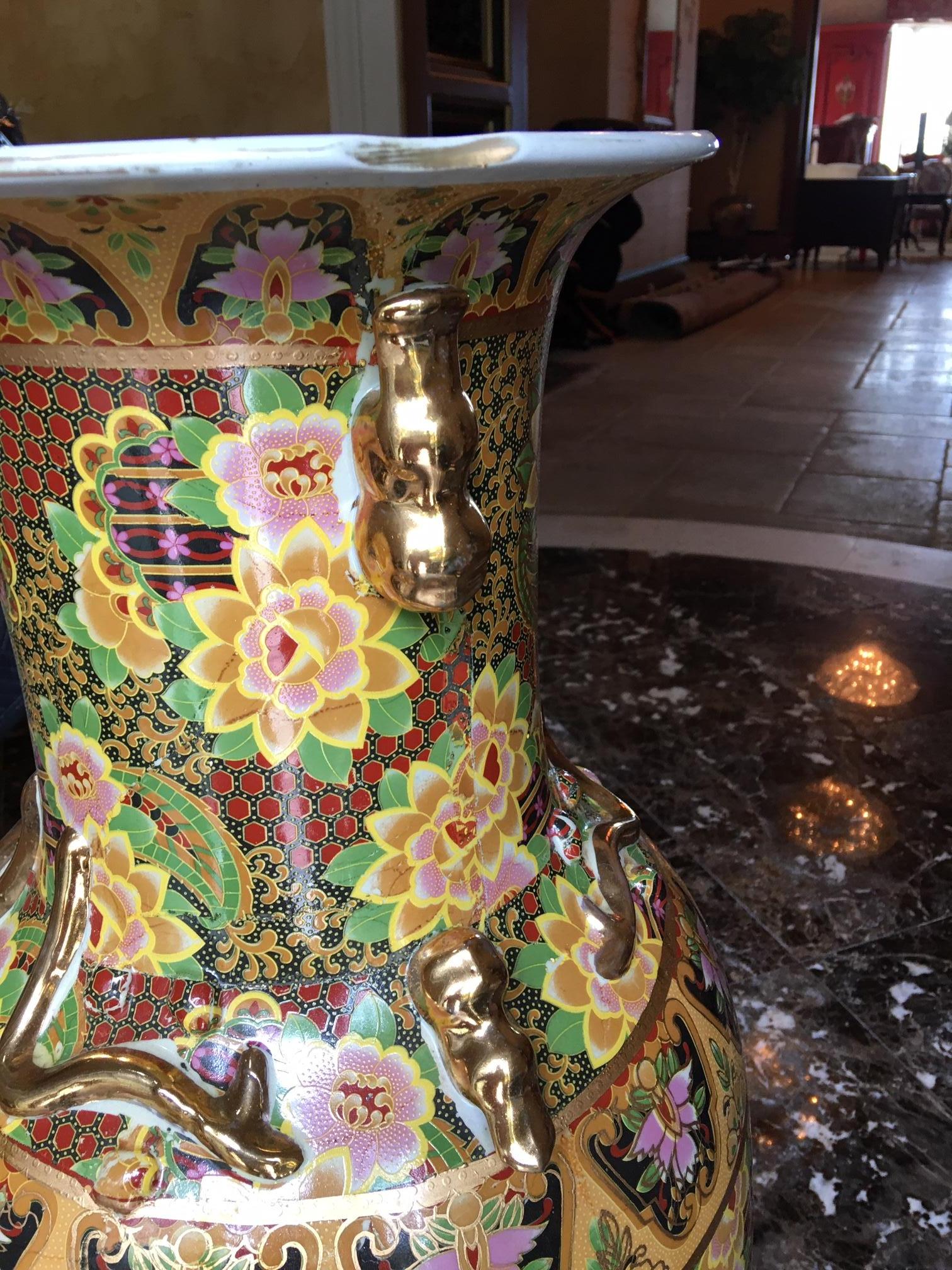 Pair of Tall Chinese Vases with Decorative Scenes, 20th Century 5