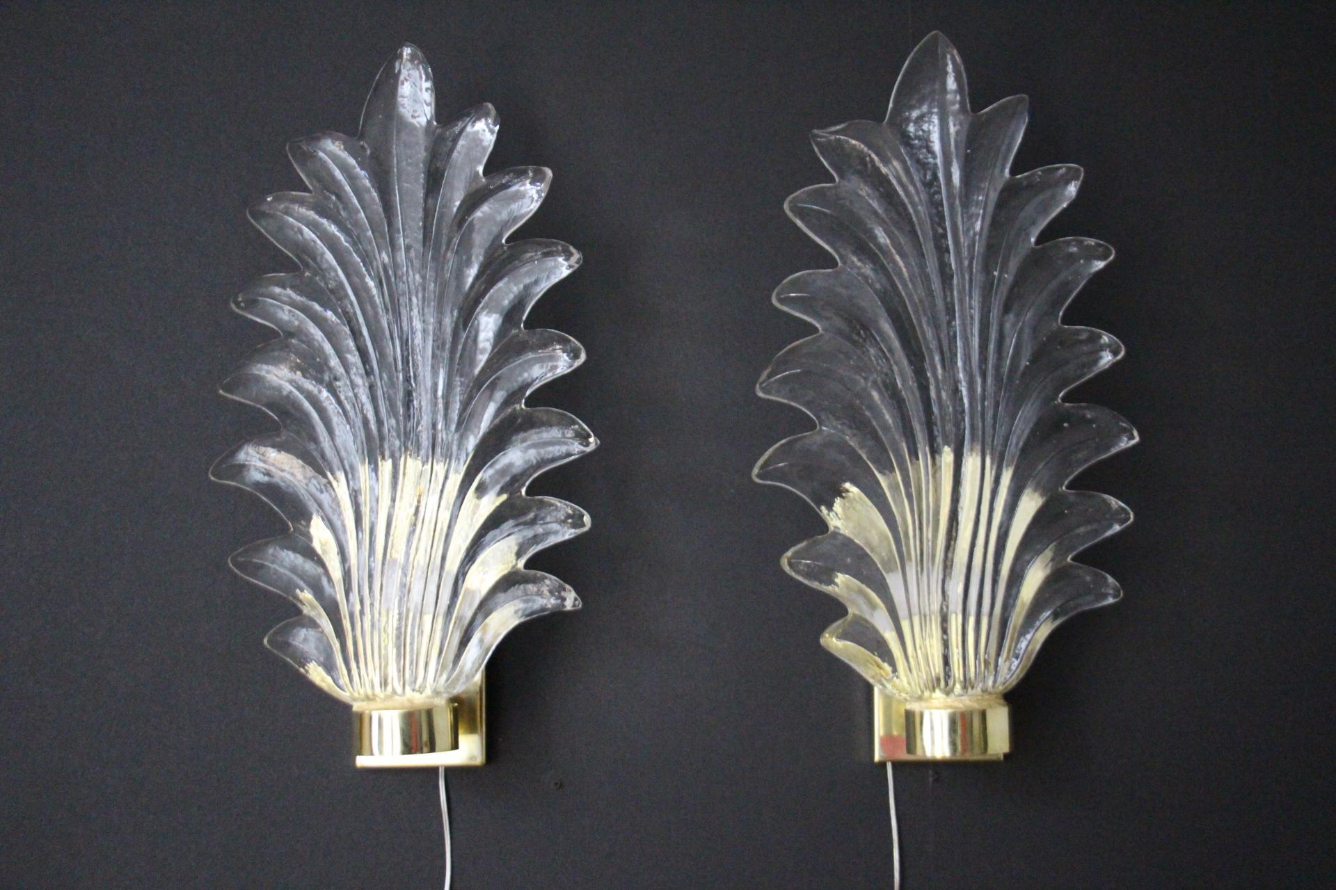 Francese Coppia di lampade alte a foglia di palma in vetro di Murano trasparente in stile Barovier in vendita