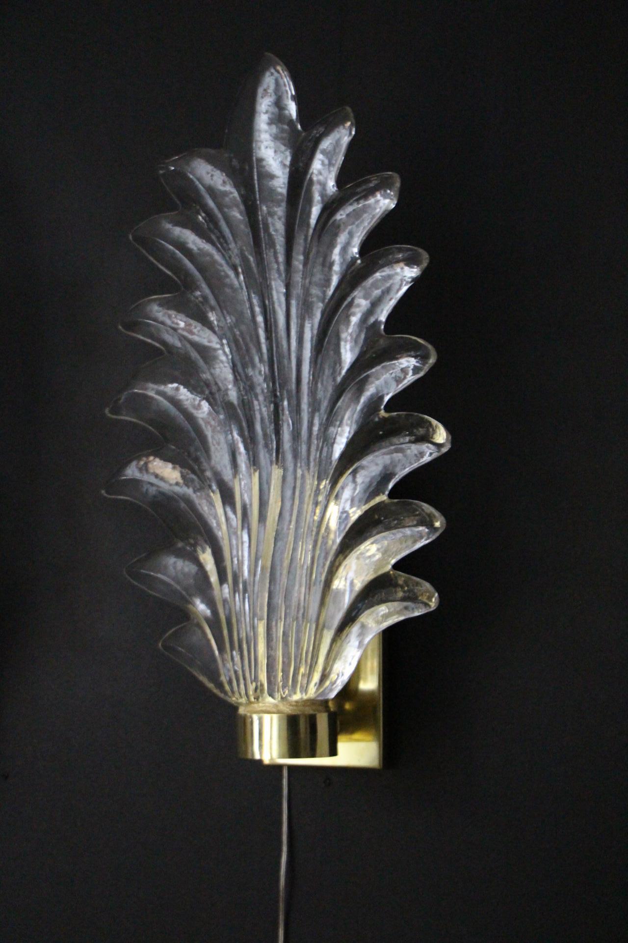 Vetro di Murano Coppia di lampade alte a foglia di palma in vetro di Murano trasparente in stile Barovier in vendita