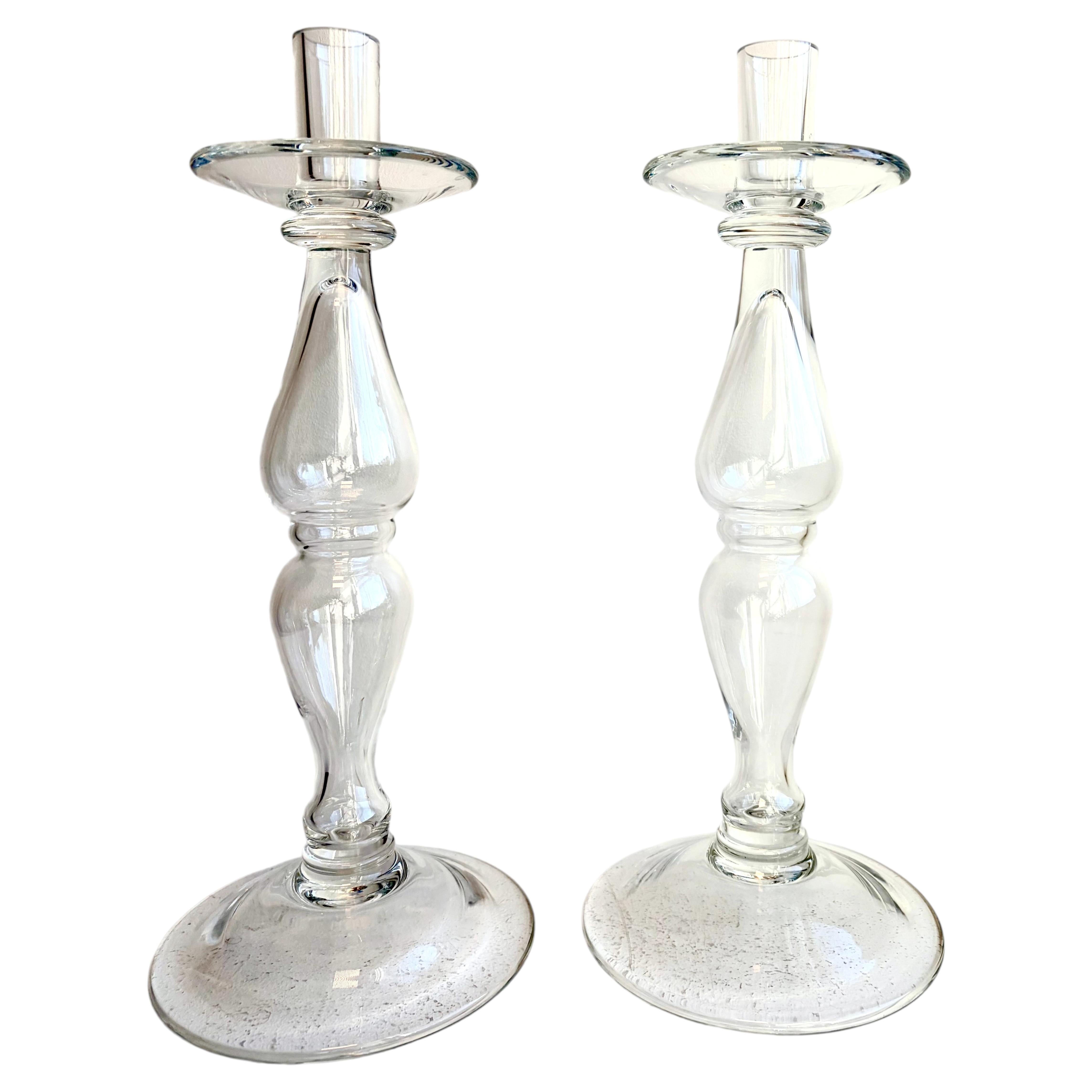 Pareja de candelabros altos de cristal de William Yeoward Crystal, Londres, Reino Unido en venta