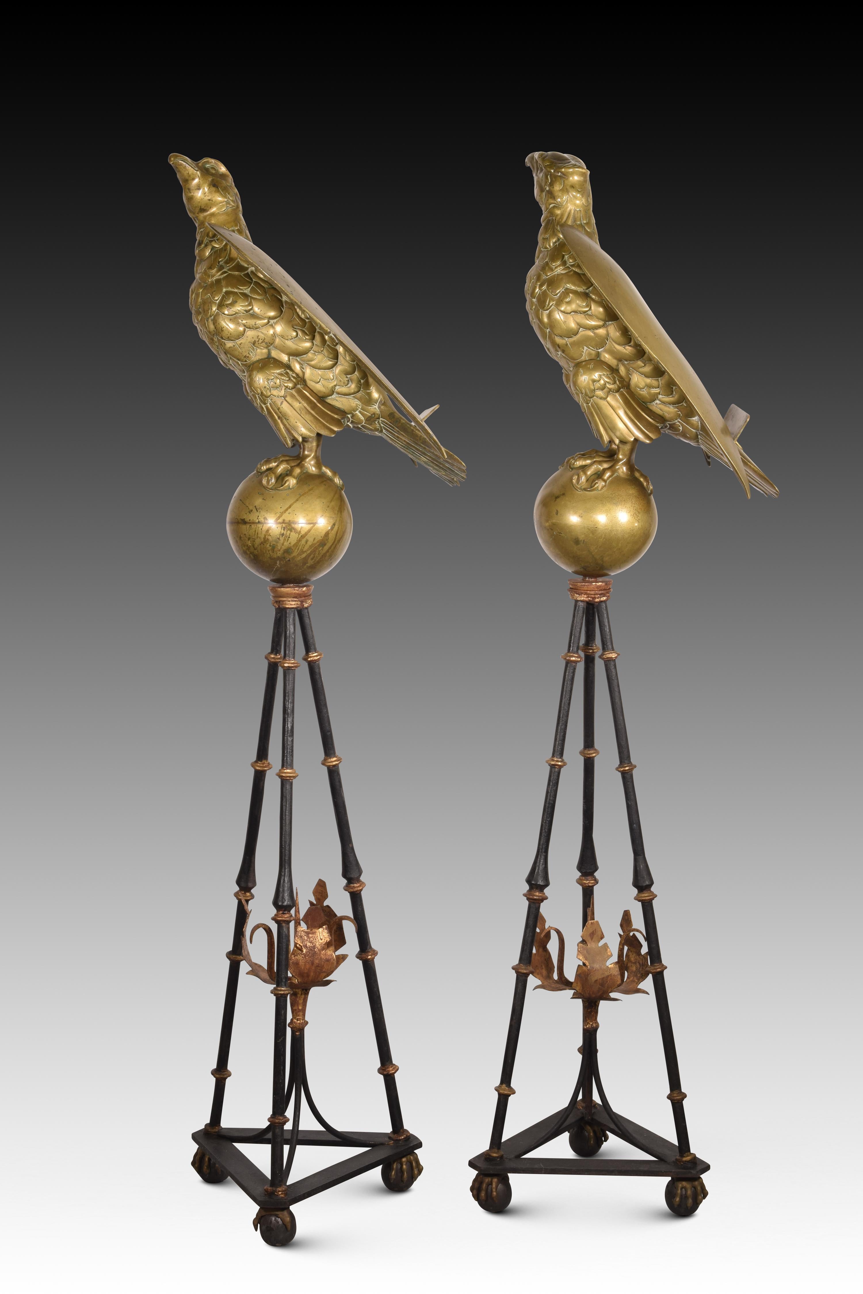 Renaissance Paire de grands lutrins à aigle. Bronze, etc. 16ème siècle et plus tard. en vente