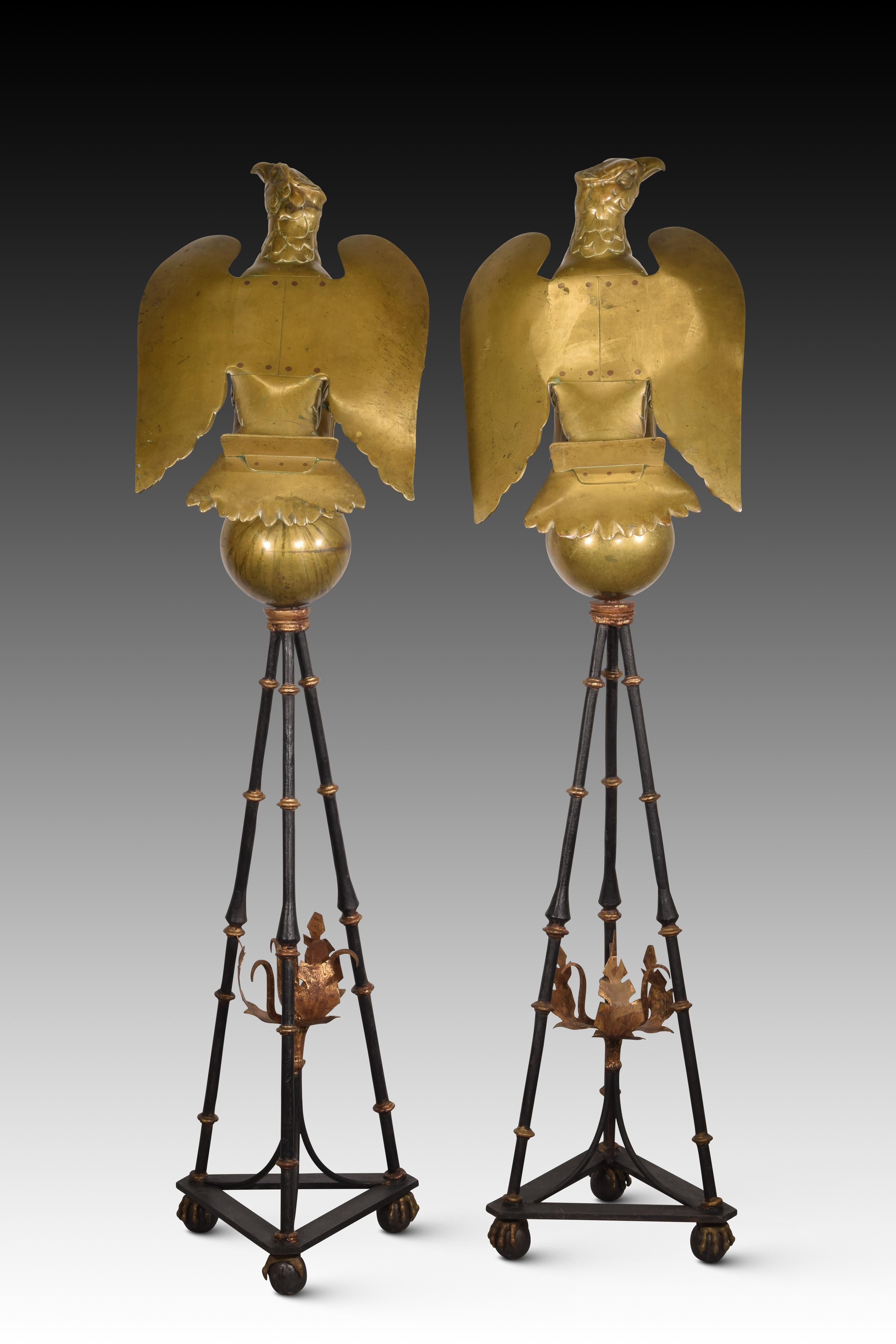 Zwei hohe Adler-Rednerpulte. Bronze, usw. 16. Jahrhundert und später. (Europäisch) im Angebot