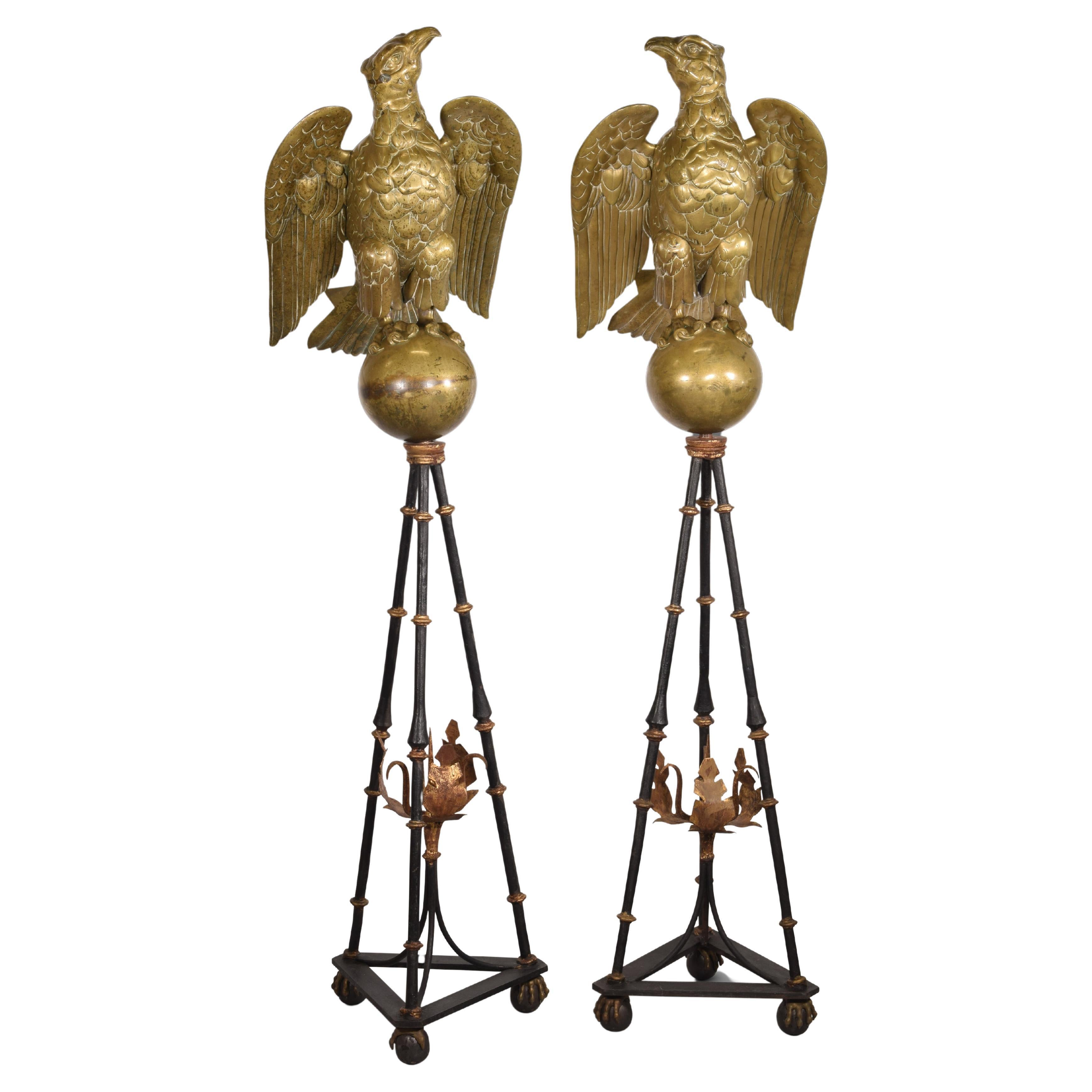 Paire de grands lutrins à aigle. Bronze, etc. 16ème siècle et plus tard. en vente