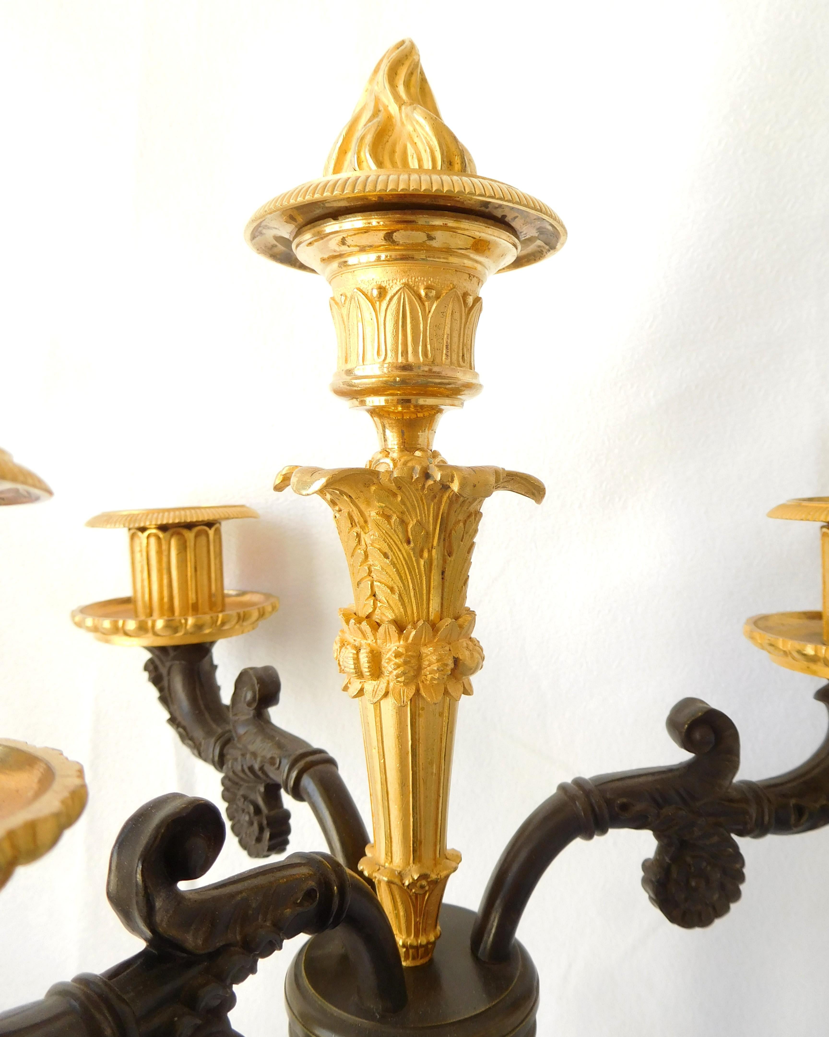 Paire de grands candélabres Empire en bronze et bronze attribuée à Gerard Jean Galle en vente 10