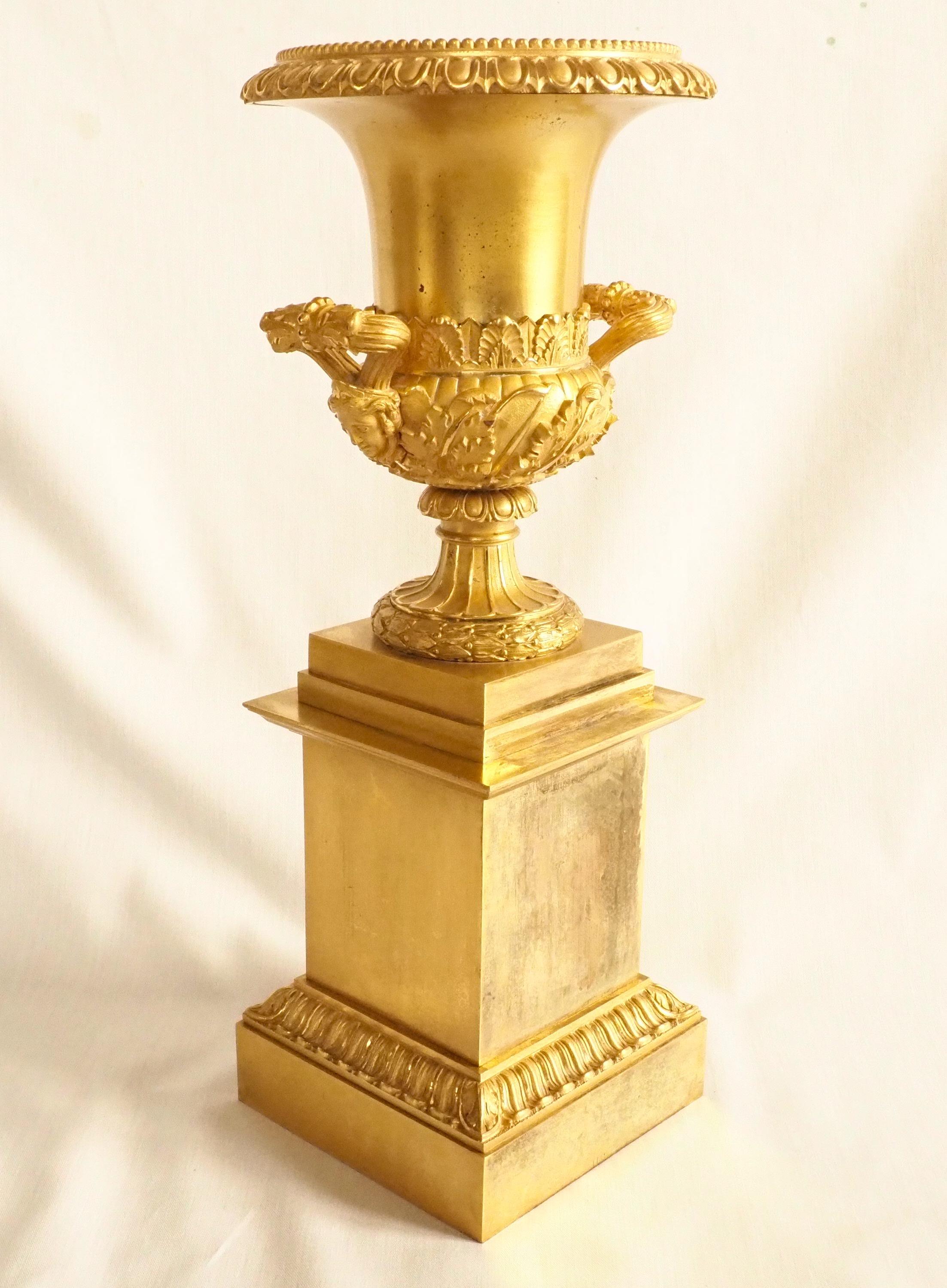 19th Century Pair of tall Empire ormolu Medicis shaped vases - 16