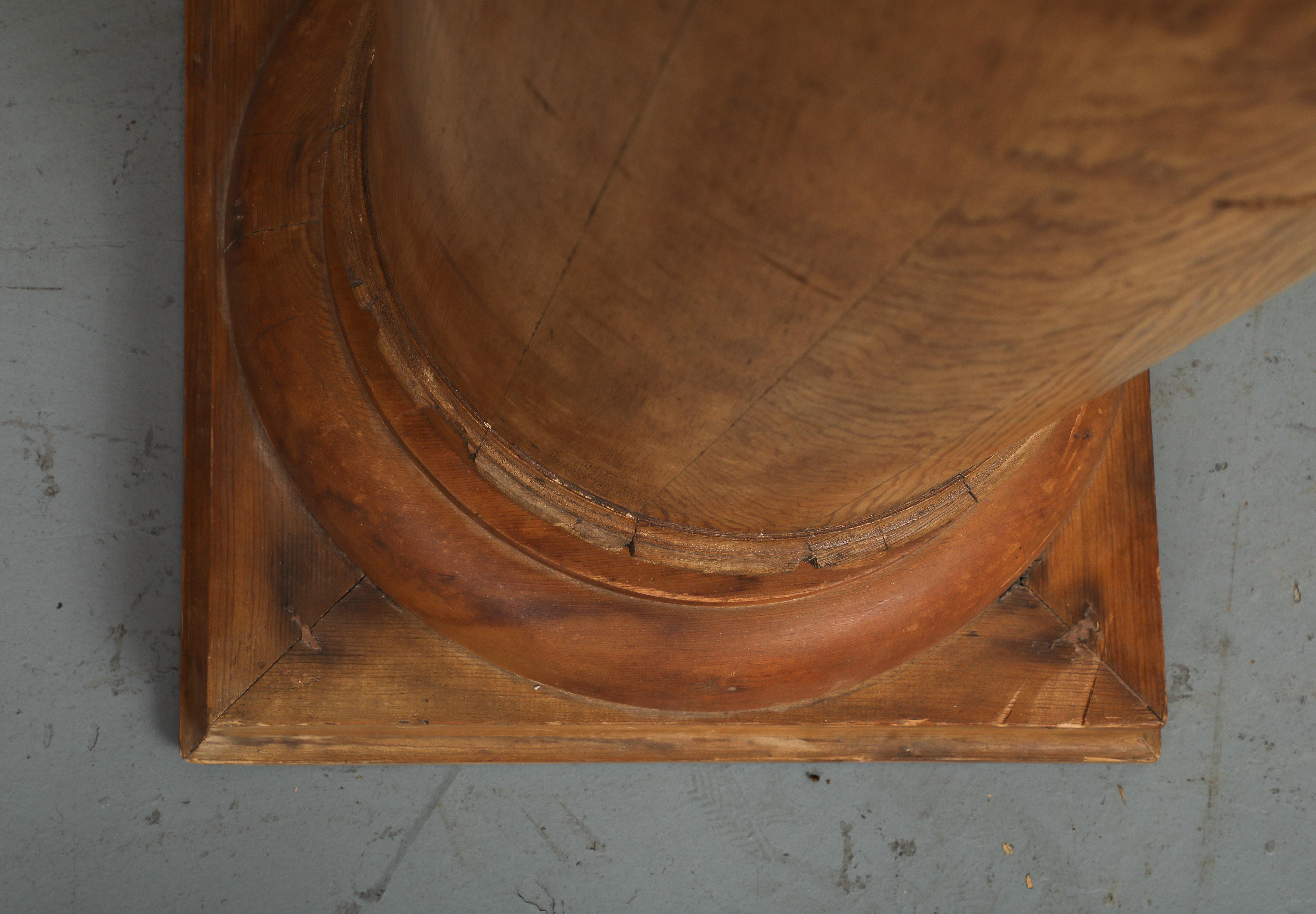Pair of Tall Fluted Decorative Wood Columns, c. 1930 in vendita 3